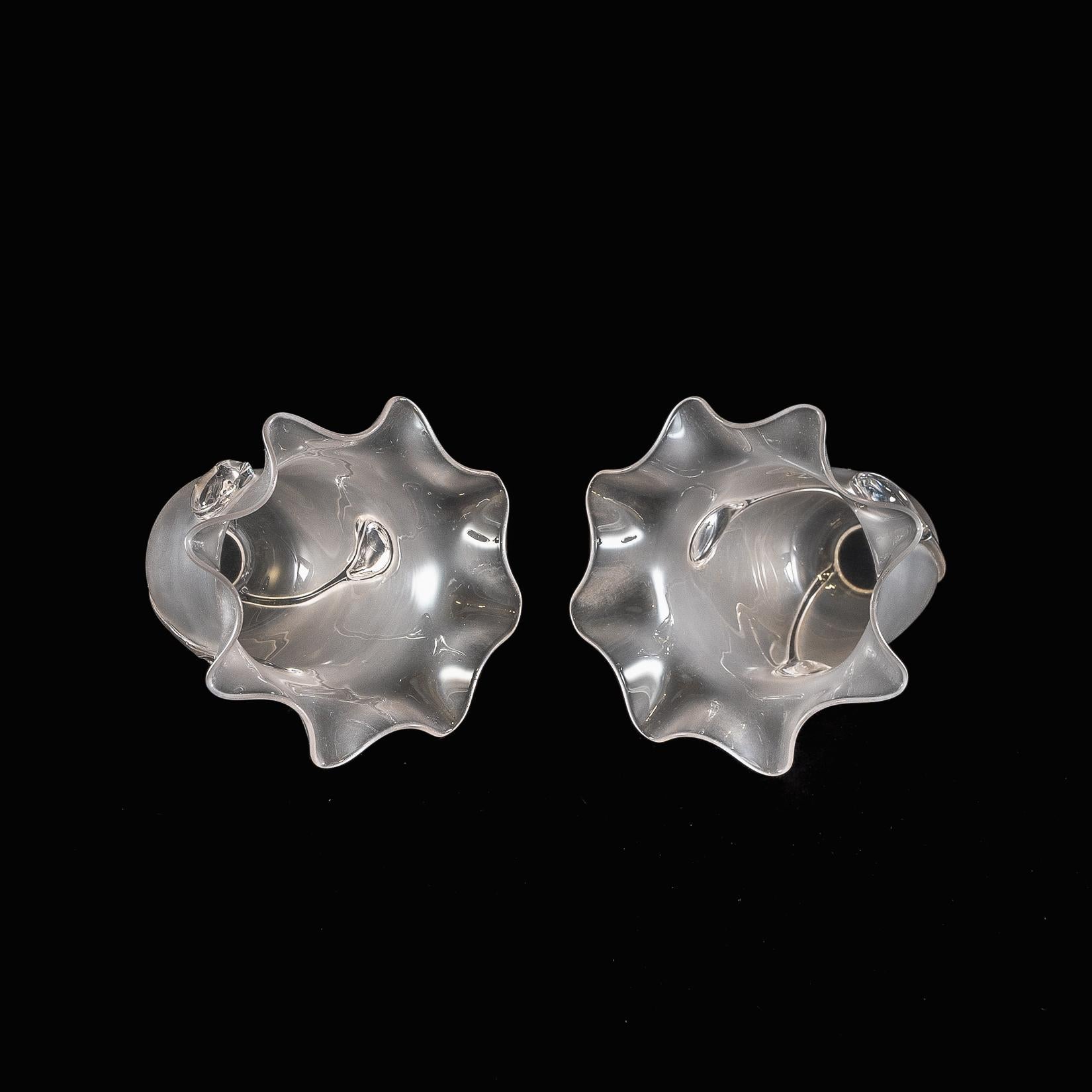 A Pair of Frosted Glass Shades with Teardrop Embellishments & Ruffled Rims In Good Condition For Sale In London, GB