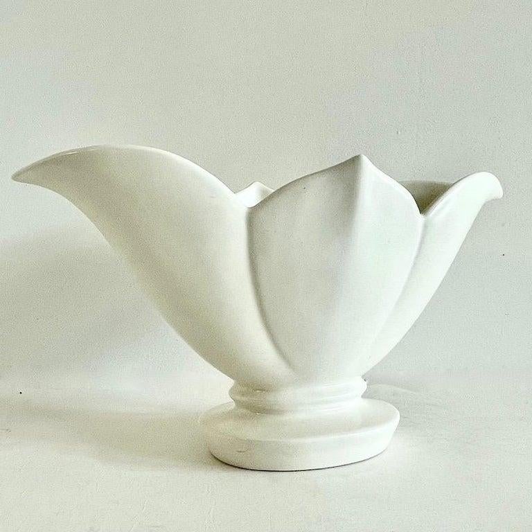 Lotus-Vasen aus Fulham-Keramik, Paar (Töpferwaren) im Angebot