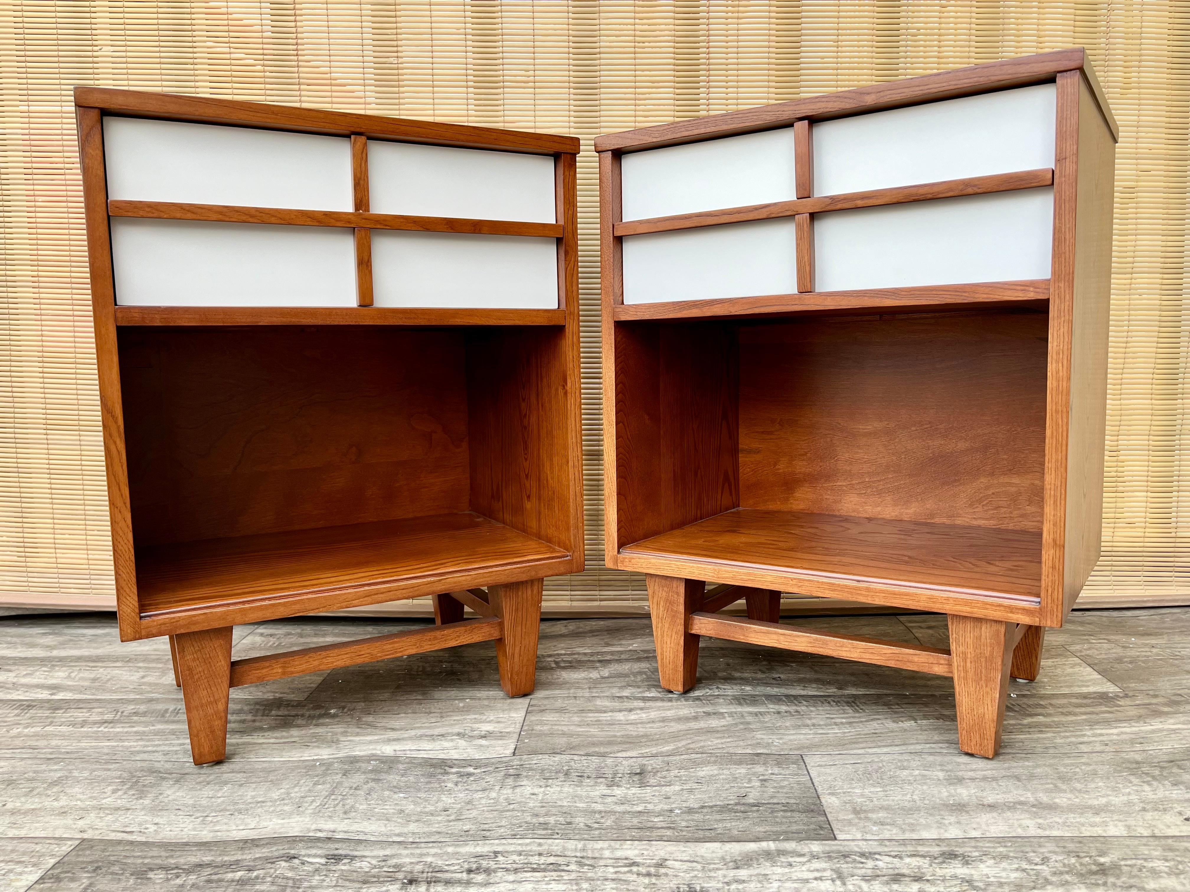 Wood A Pair of Fully Refinished Mid Century Modern Nightstands. Circa 1960s For Sale