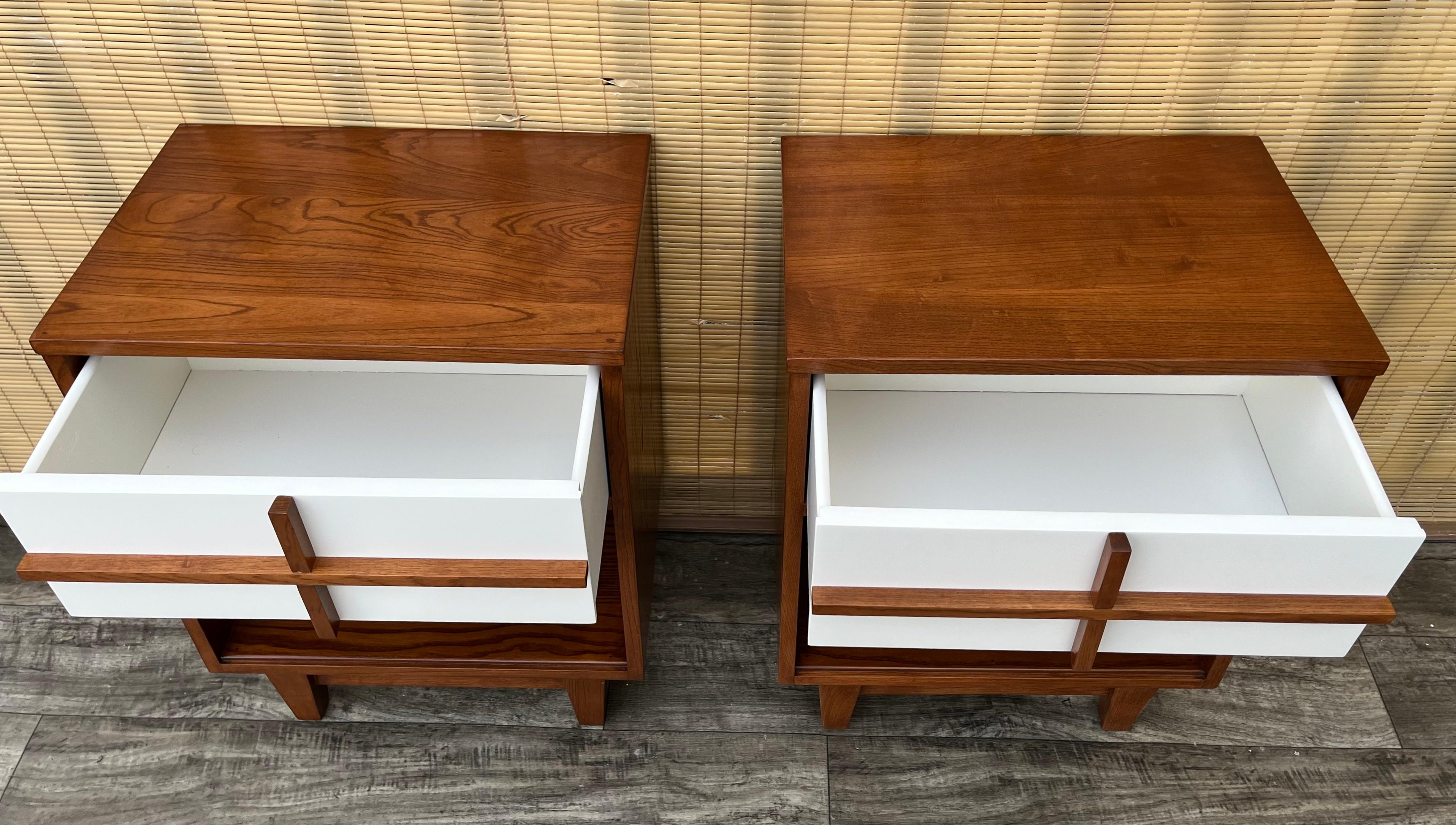 A Pair of Fully Refinished Mid Century Modern Nightstands. Circa 1960s For Sale 1