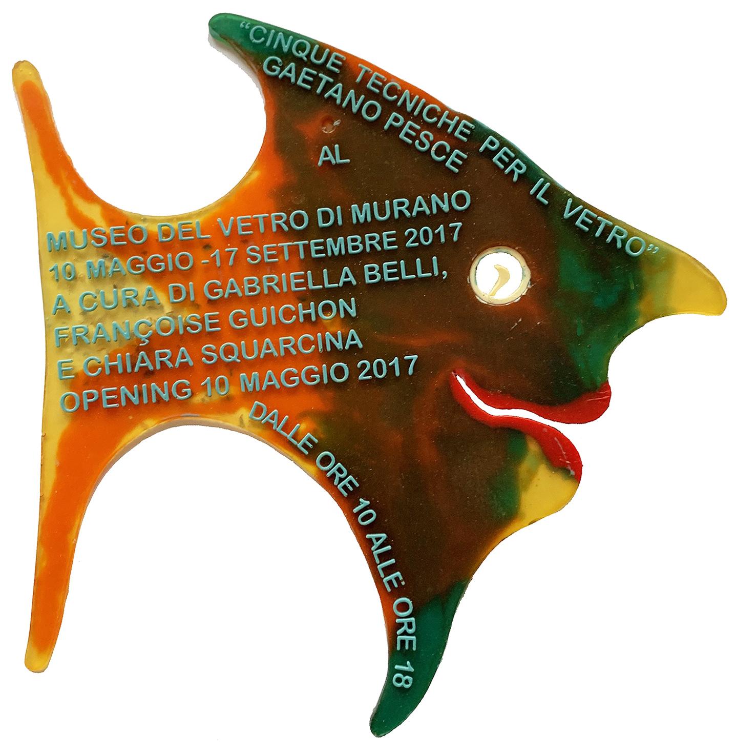Postmoderne Paire d'invitations en résine en forme de poisson de Gaetano Pesce en vente