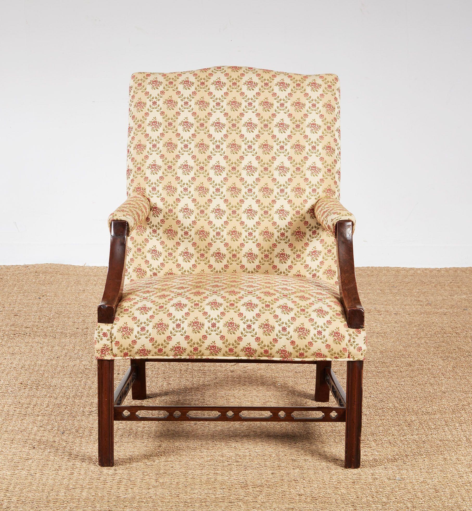 Georgian A Pair of Gainsborough Armchairs For Sale