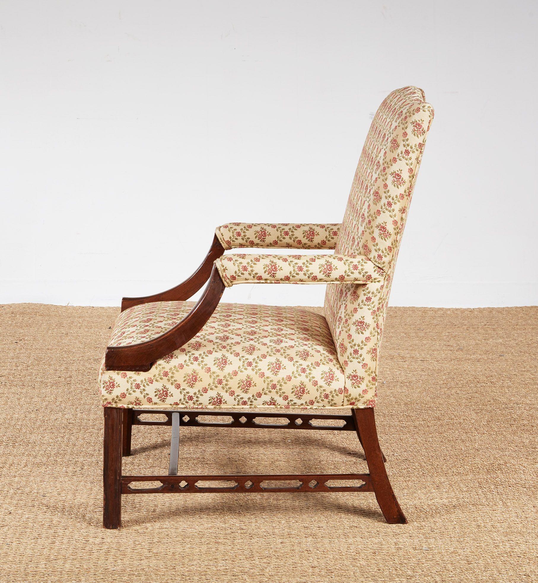 English A Pair of Gainsborough Armchairs For Sale
