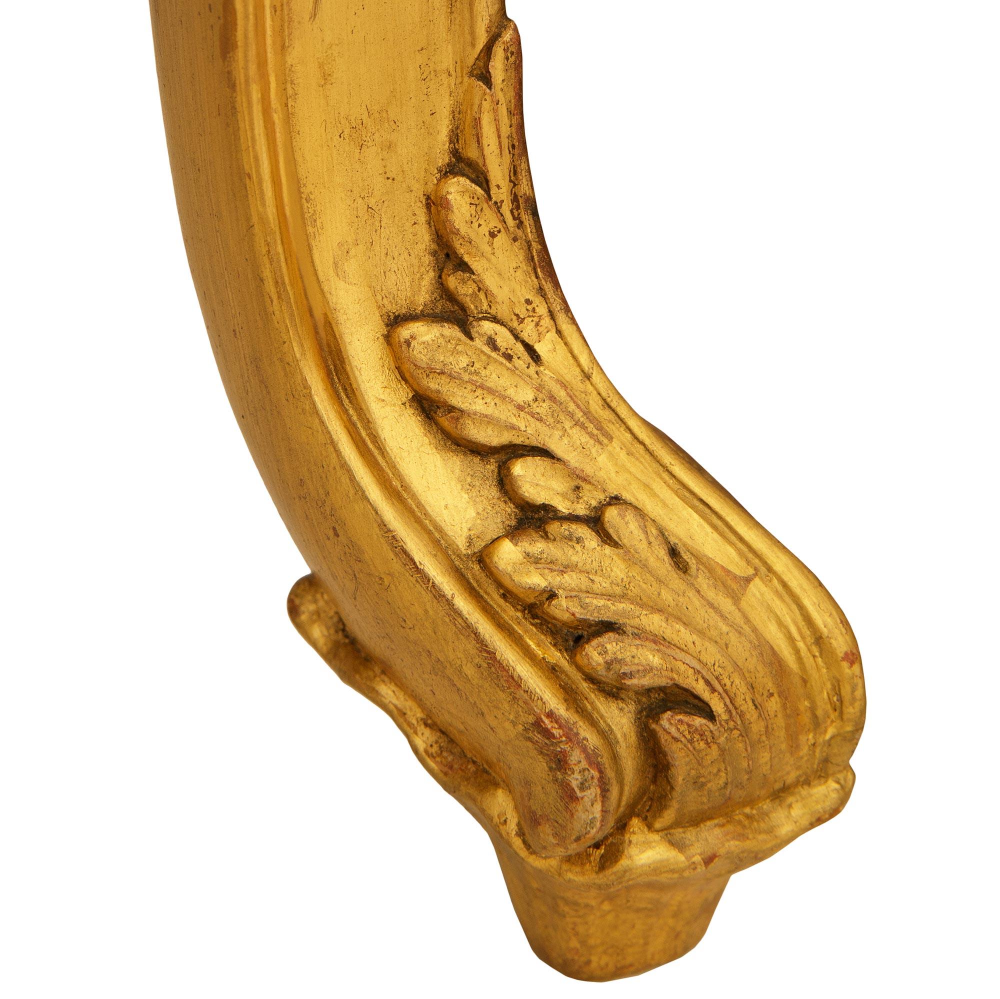 Paire de fauteuils génois du XIXe siècle en bois doré de style Louis XV en vente 4