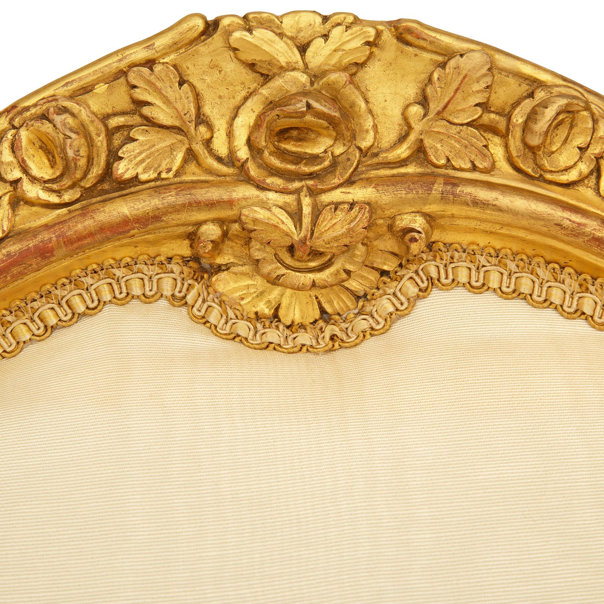 Bois doré Paire de fauteuils génois du XIXe siècle en bois doré de style Louis XV en vente