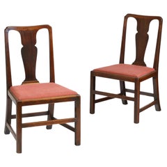 Ein Paar Stühle aus Nussbaumholz aus der Zeit von George II.