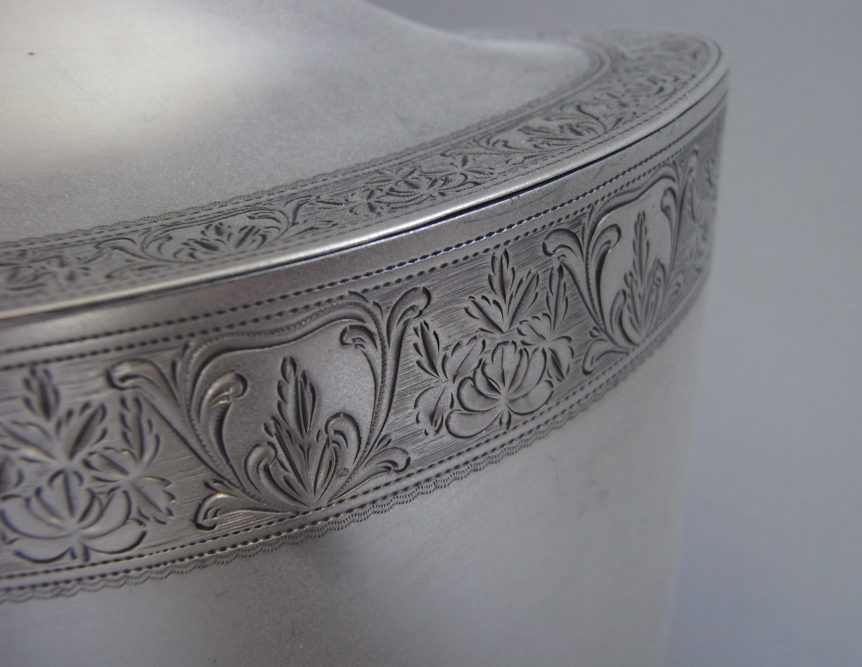 Sterling Silver Pair of George III Cased Tea Caddies, London, 1793, William Frisbee For Sale