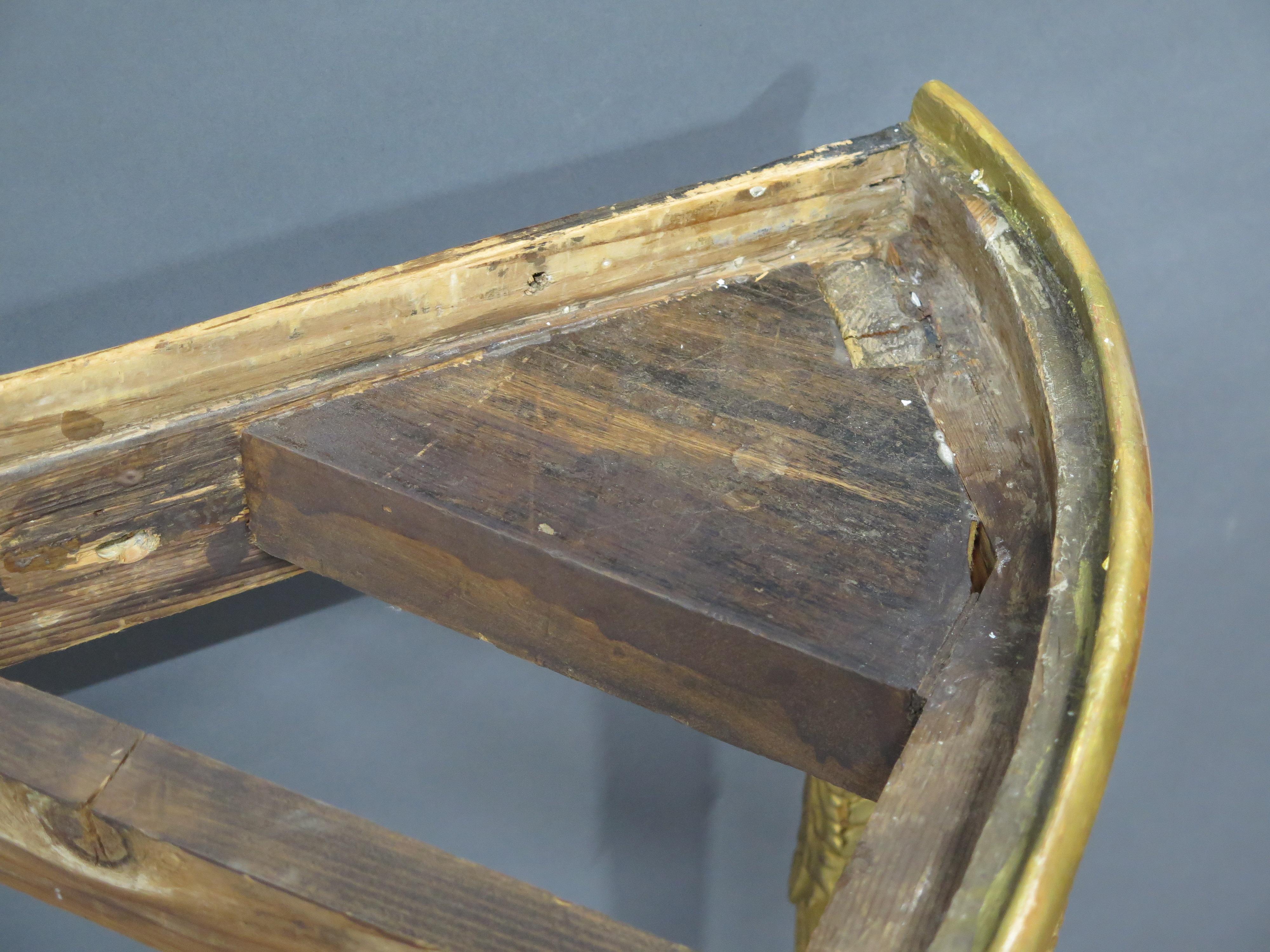 Zwei Konsolentische aus vergoldetem Holz im Adam-Stil aus der George-III-Periode mit Scagliola-Platten  im Zustand „Gut“ im Angebot in Dallas, TX