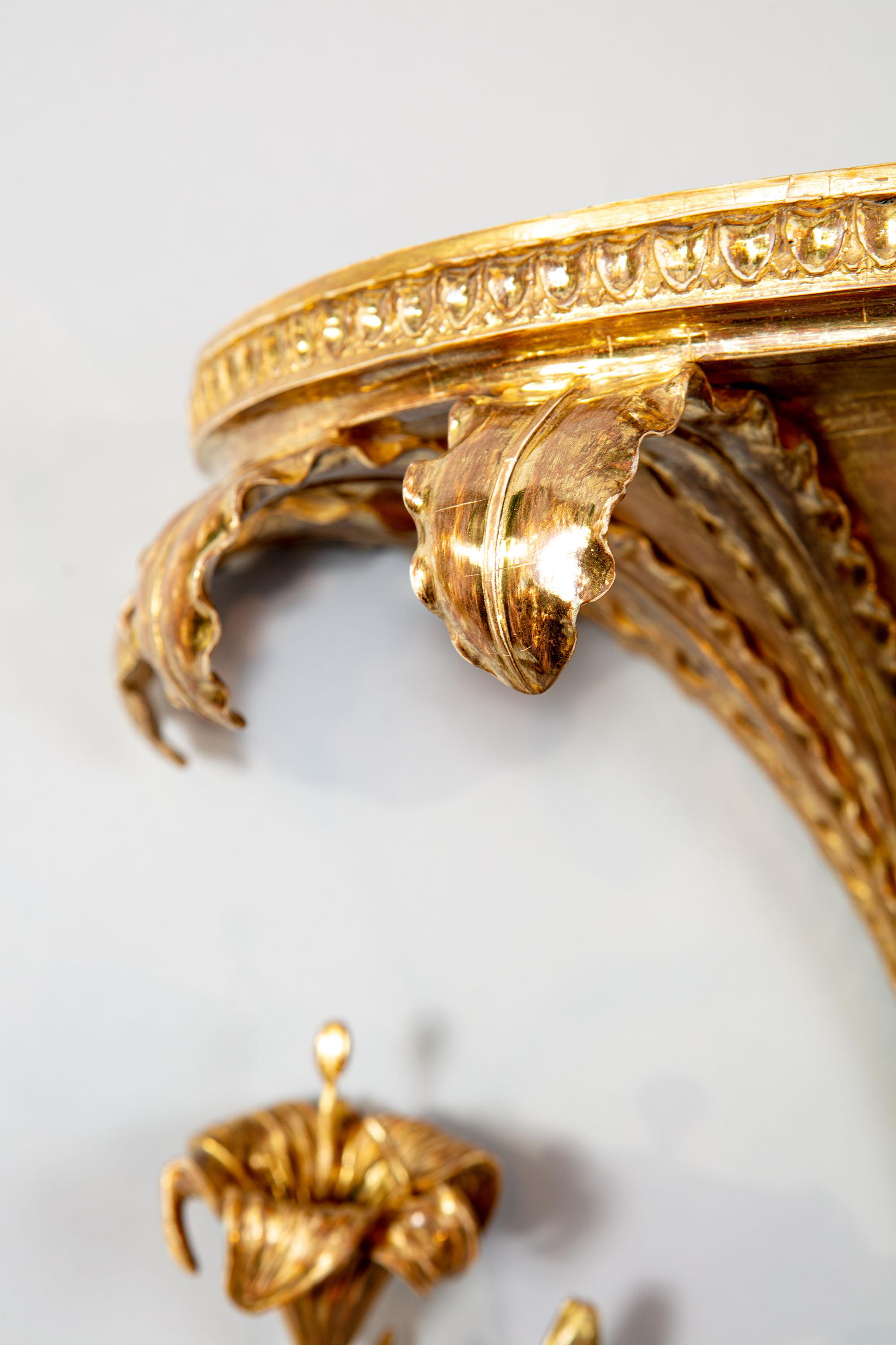 Pair of George III Giltwood Lily Wall-Brackets In Excellent Condition For Sale In London, by appointment only