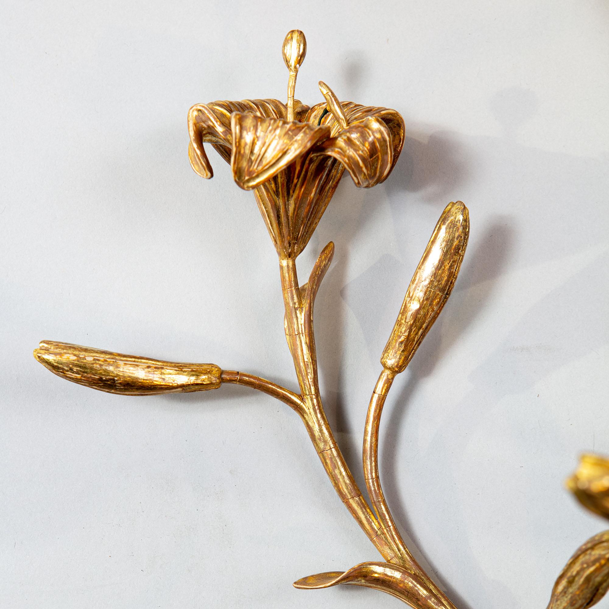 18th Century Pair of George III Giltwood Lily Wall-Brackets For Sale