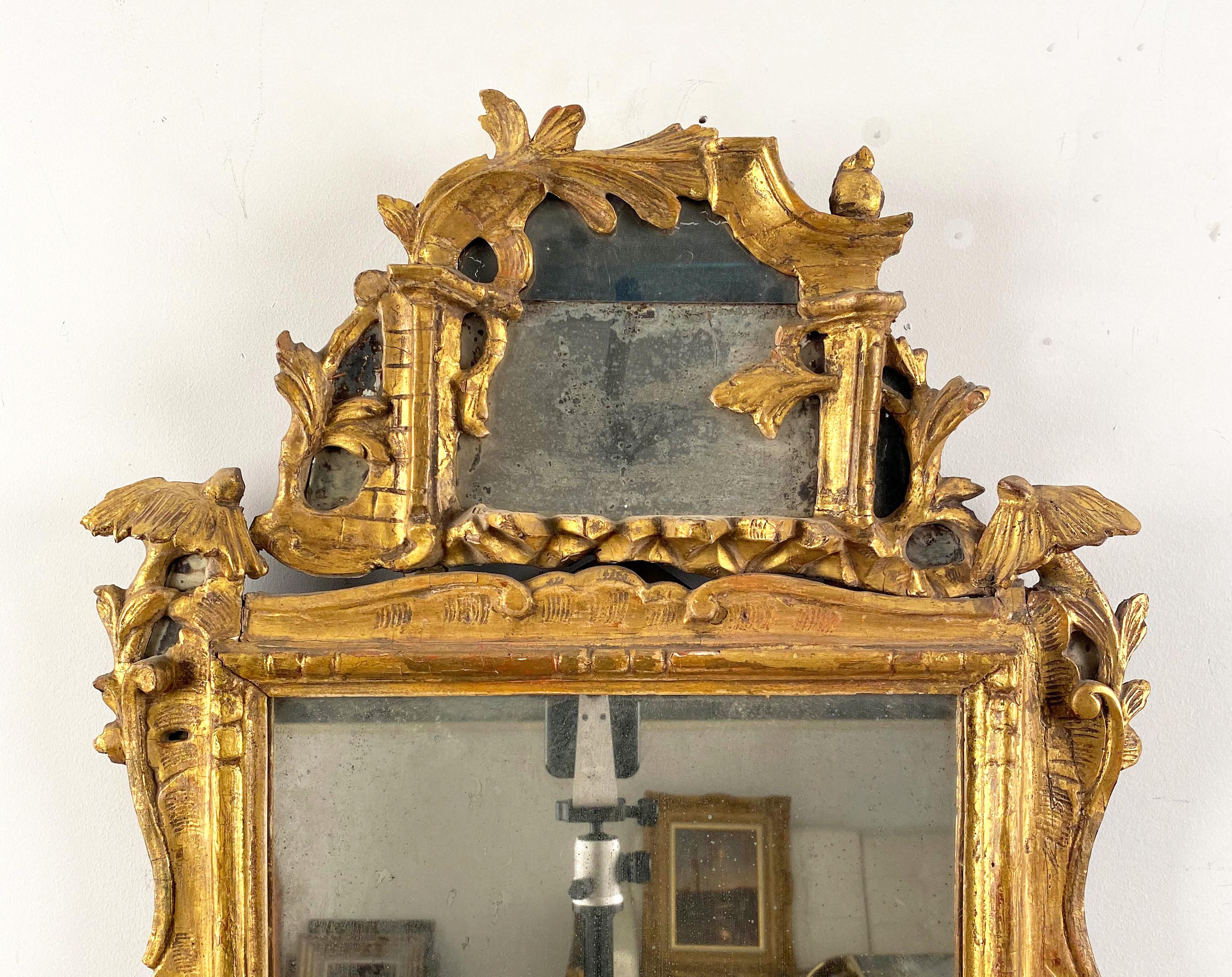 A Pair of George III Giltwood Mirrors In Good Condition In Sheffield, MA