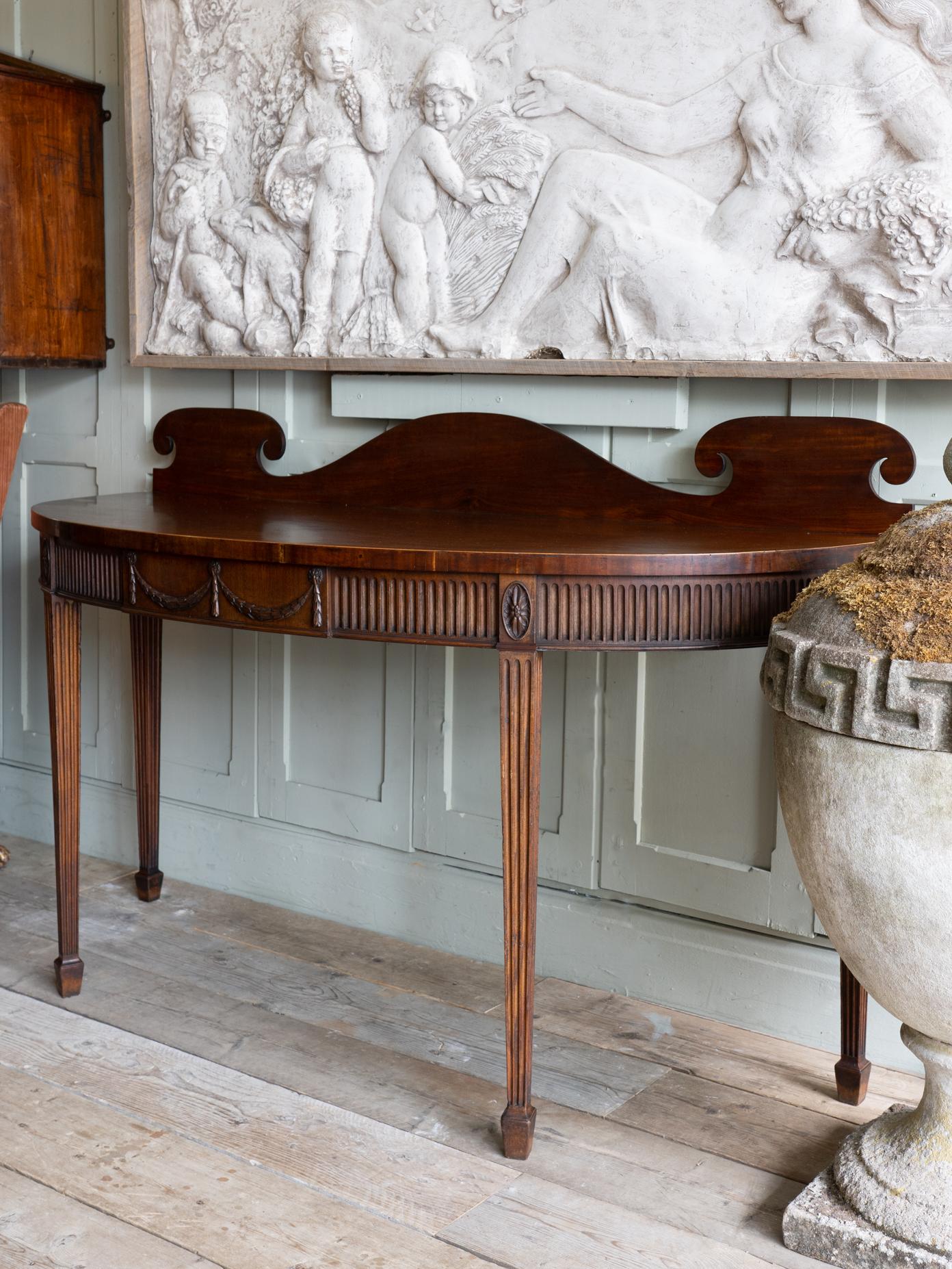 Pair of George III Mahogany Console Tables 4