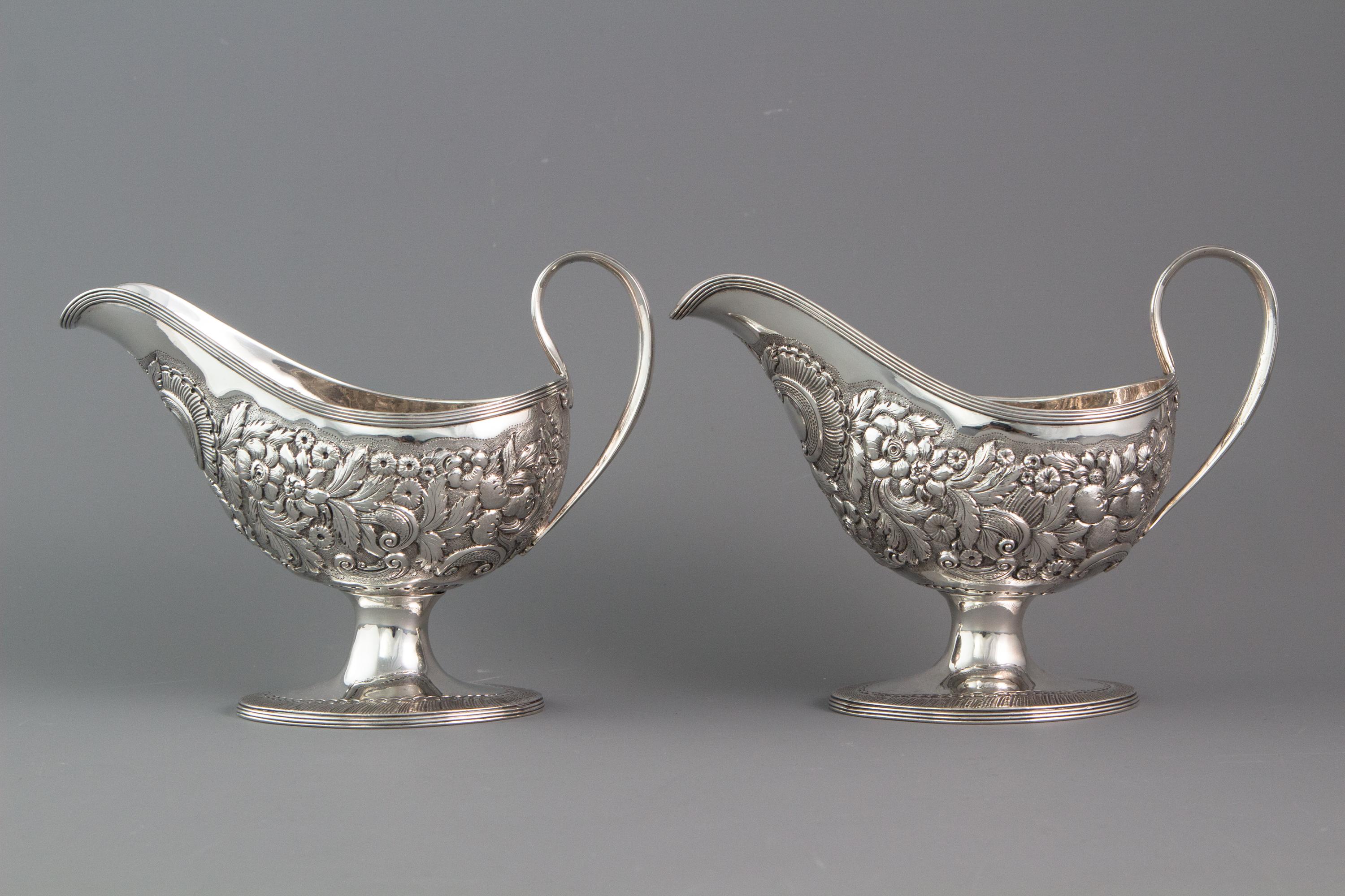 British Pair of Irish George III Pedestal Sauce Boats, Dublin, 1789 For Sale