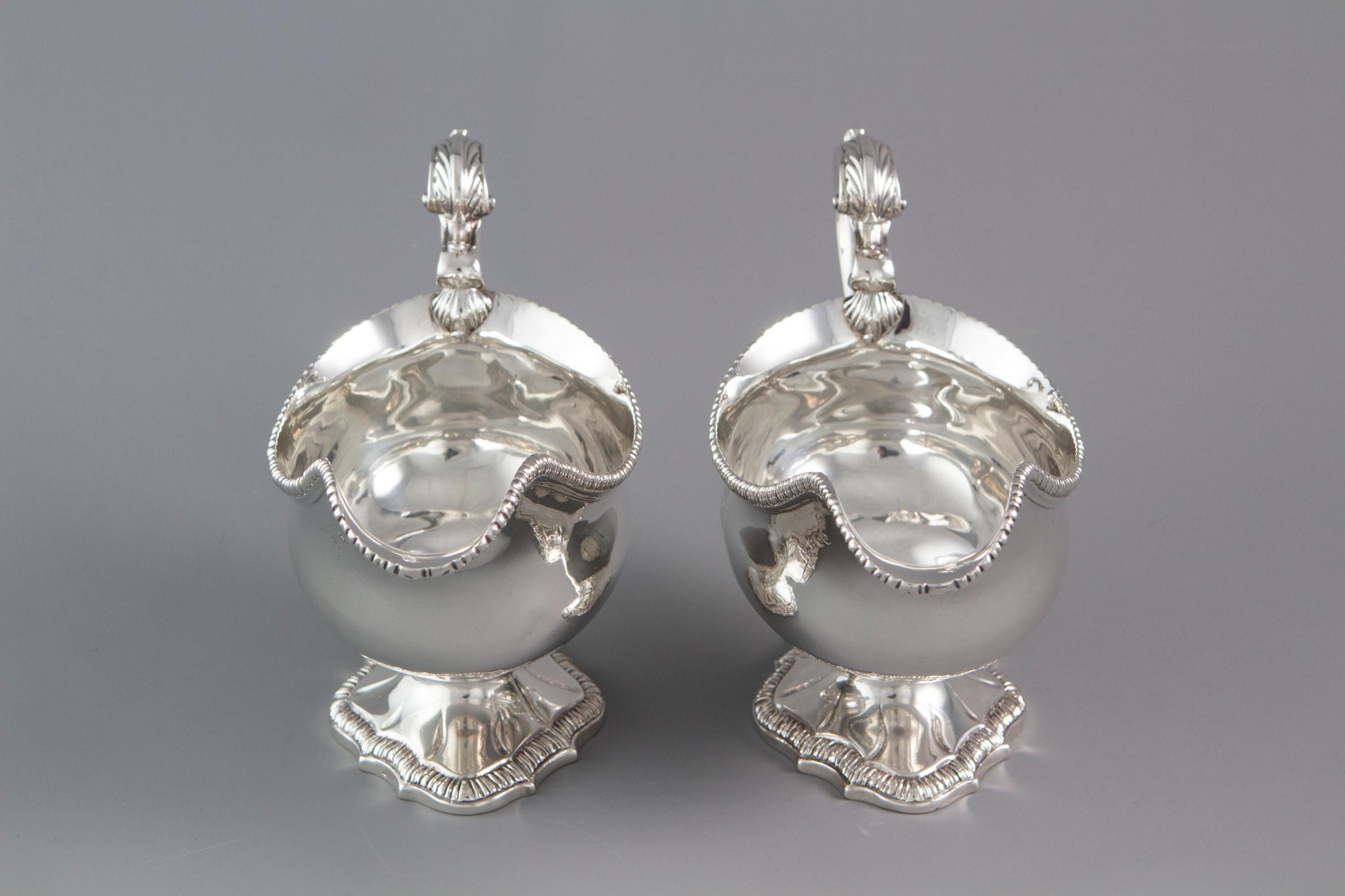 Pair of George III Silver Sauce Boats, London, 1761 In Good Condition In Cornwall, GB
