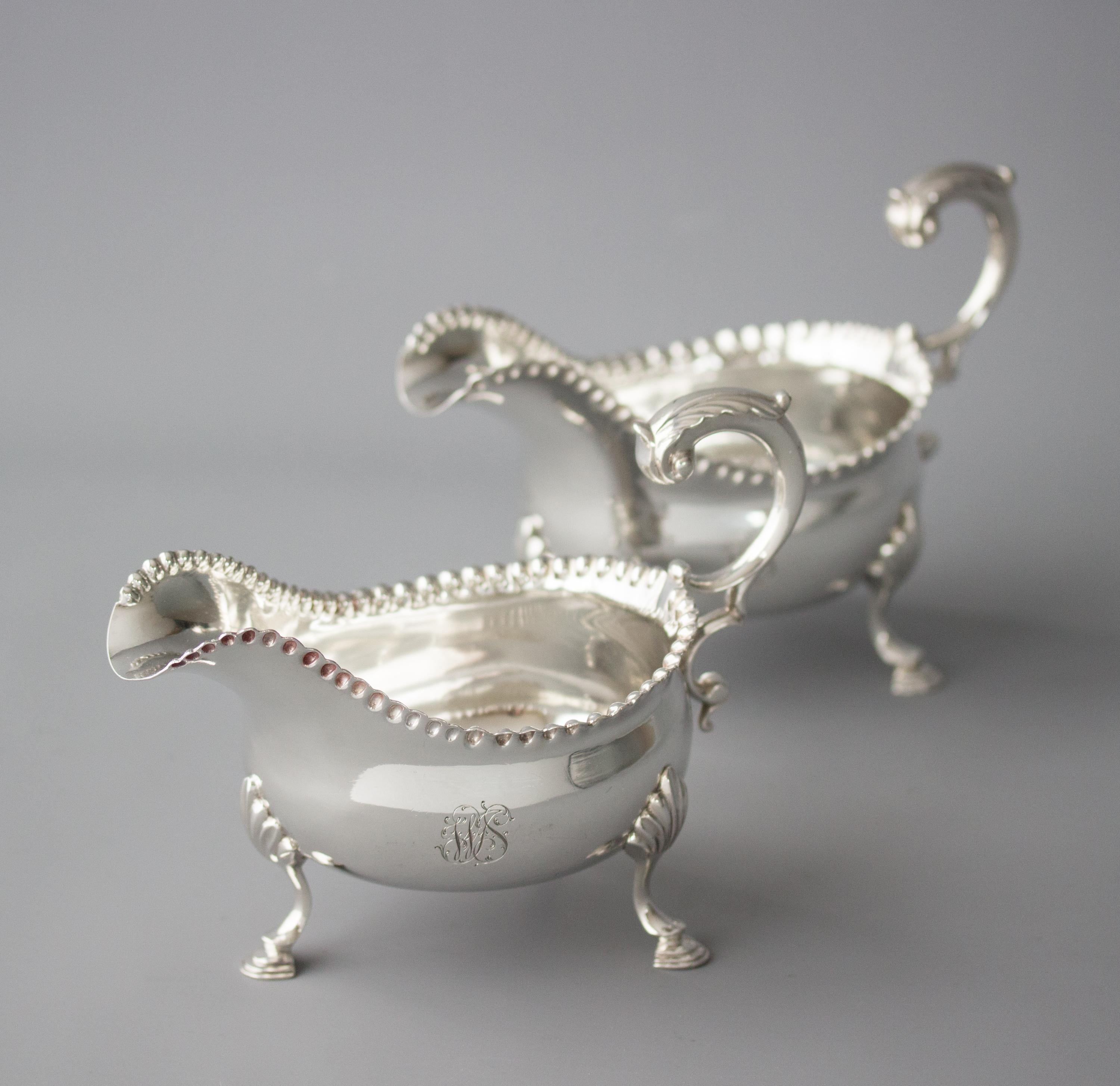 Pareja de salseras de plata de Jorge III, Londres 1768 por W & J Priest en venta 11