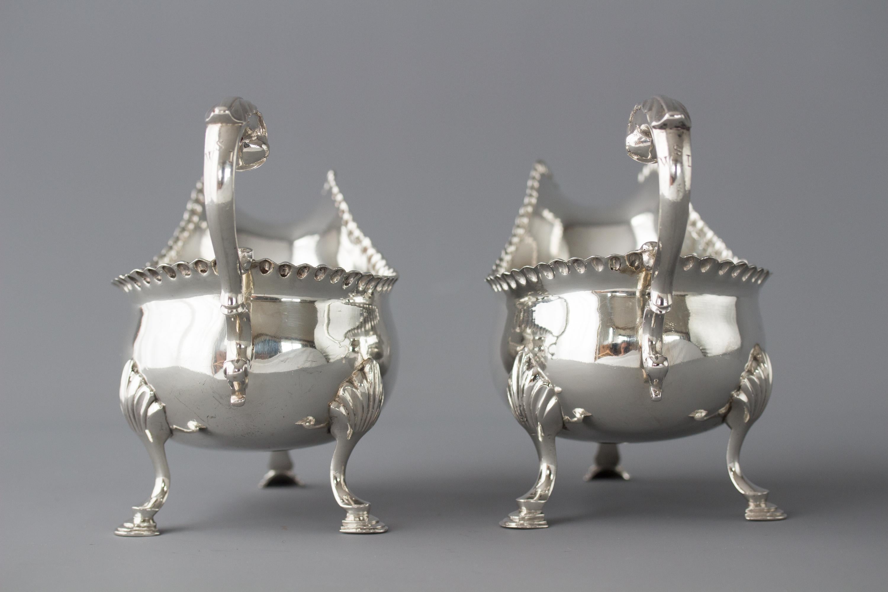 Mid-18th Century A Pair of George III Silver Sauce Boats, London 1768 by W & J Priest For Sale