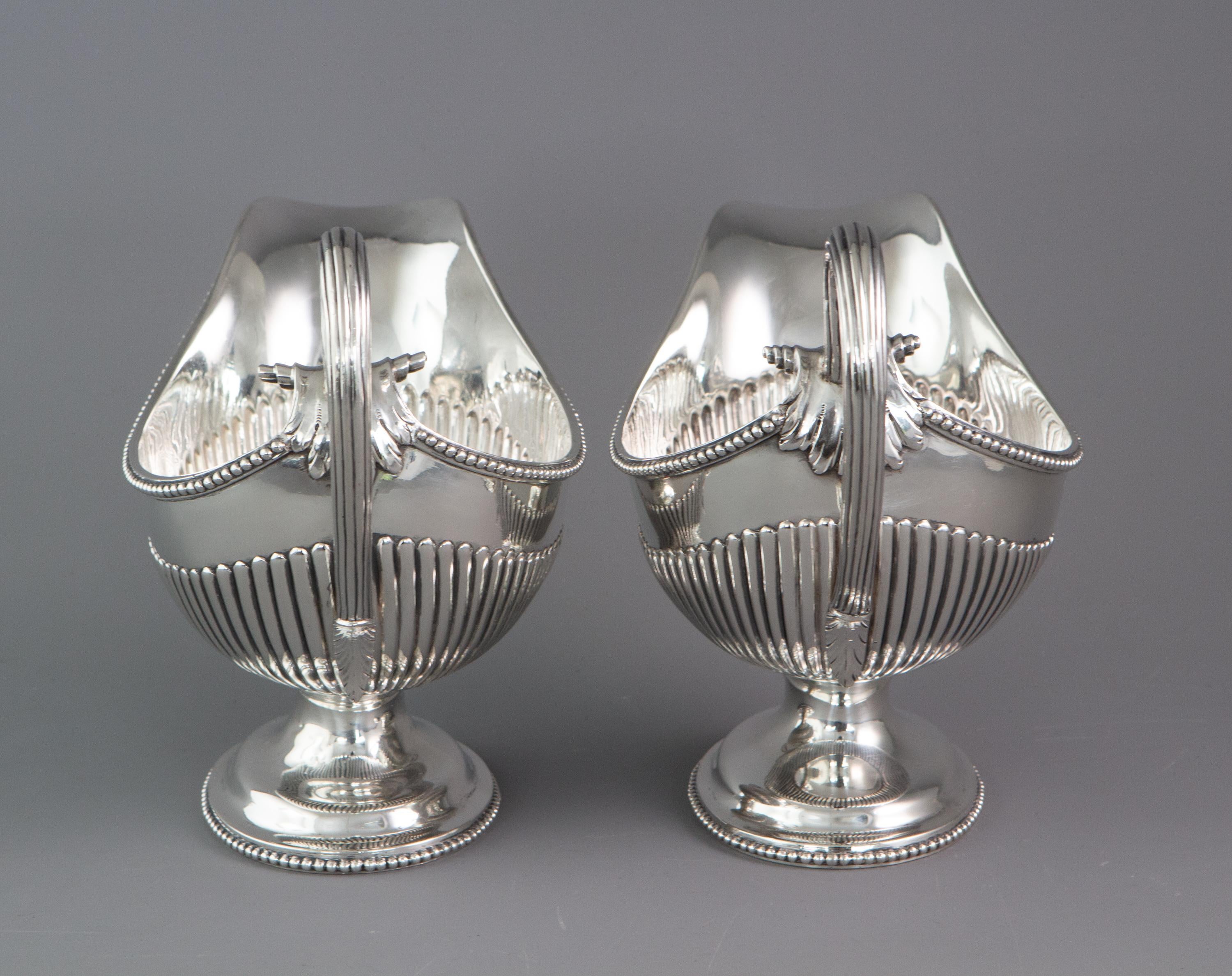 Pair of George III Silver Sauce Boats, London, 1777 In Good Condition In Cornwall, GB