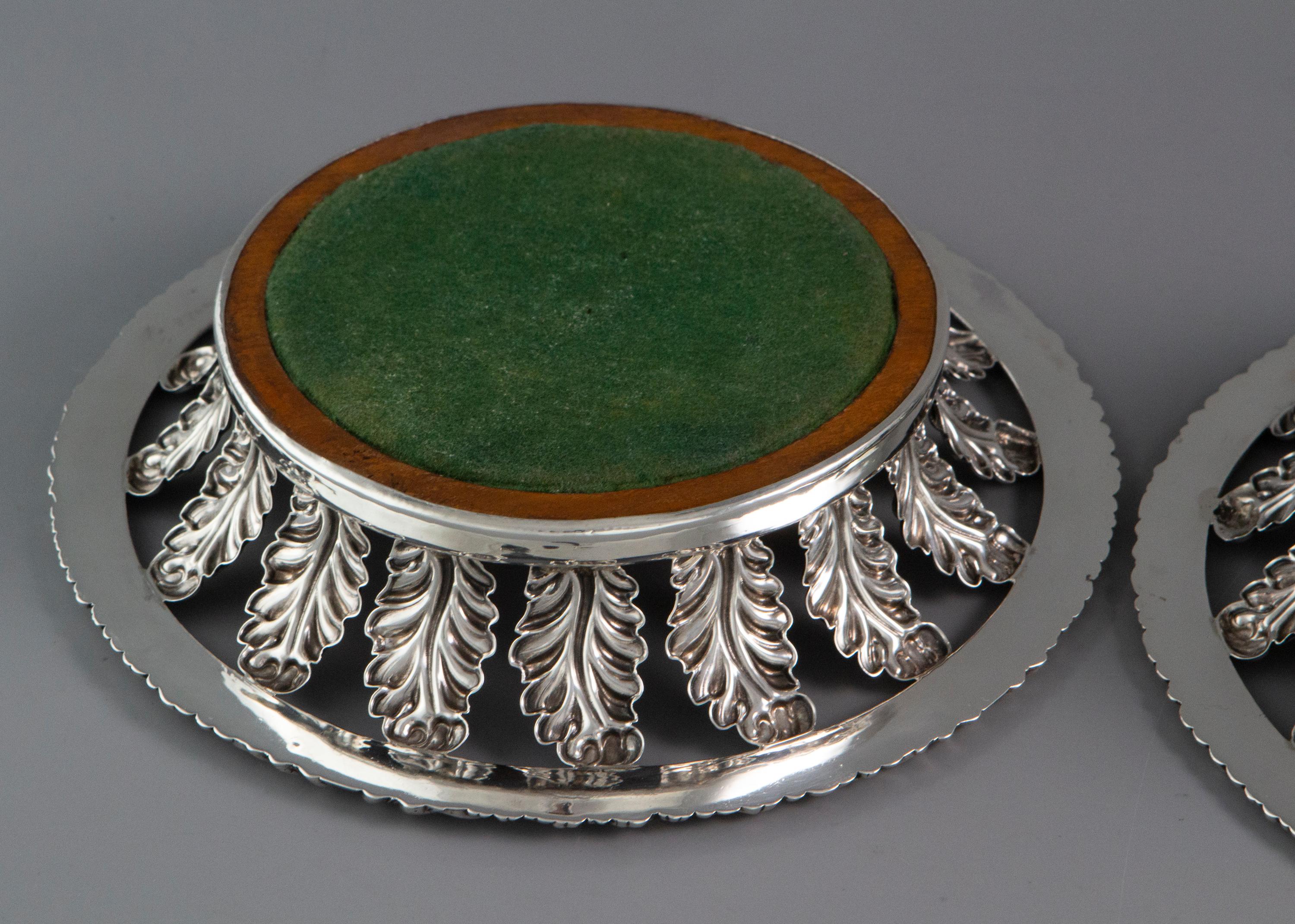 Pair of George III Silver Wine Coasters Sheffield, 1818 In Good Condition In Cornwall, GB