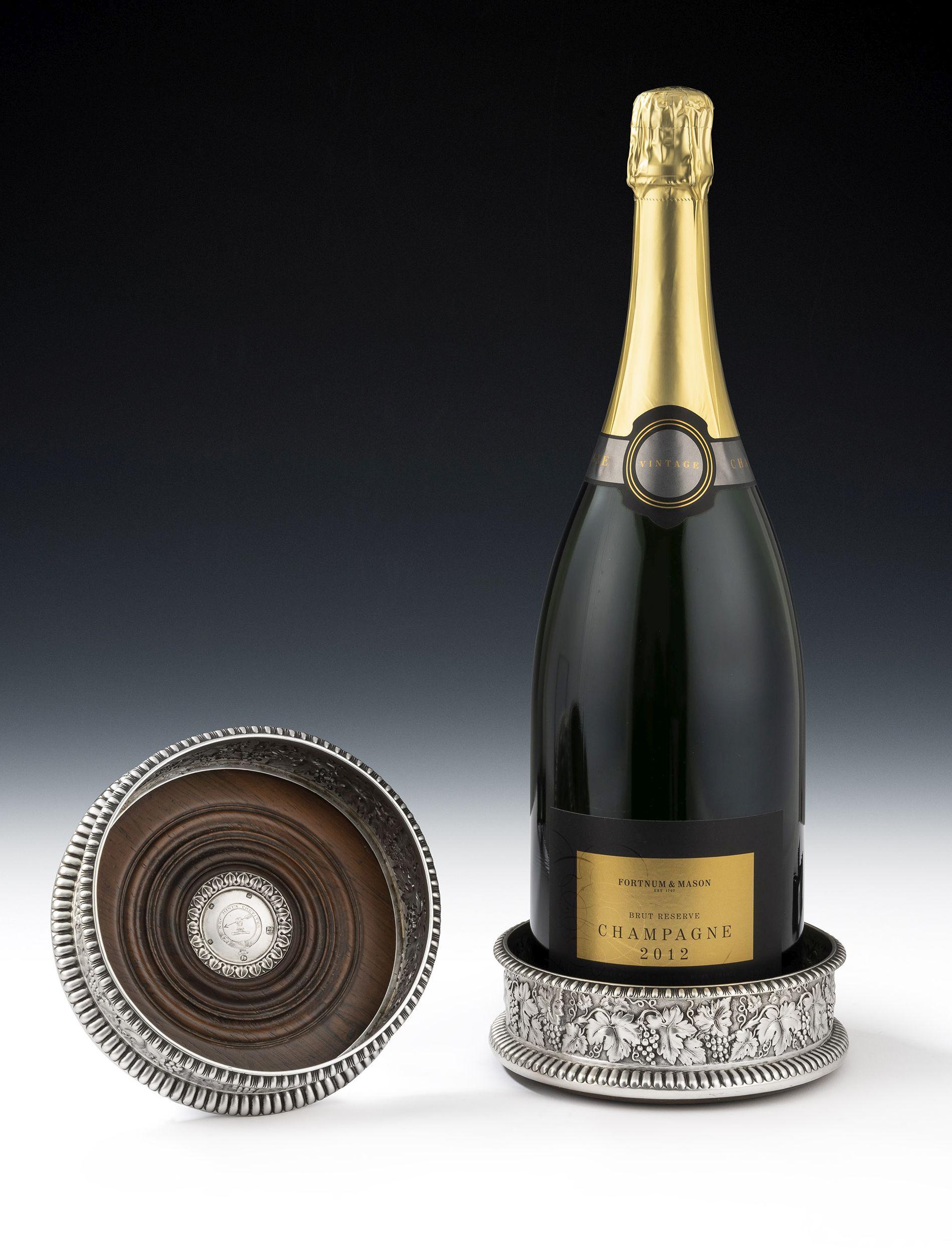 George IV Pair of George iv Magnum Wine Coasters, Glasgow, 1823, Robert Gray & Son
