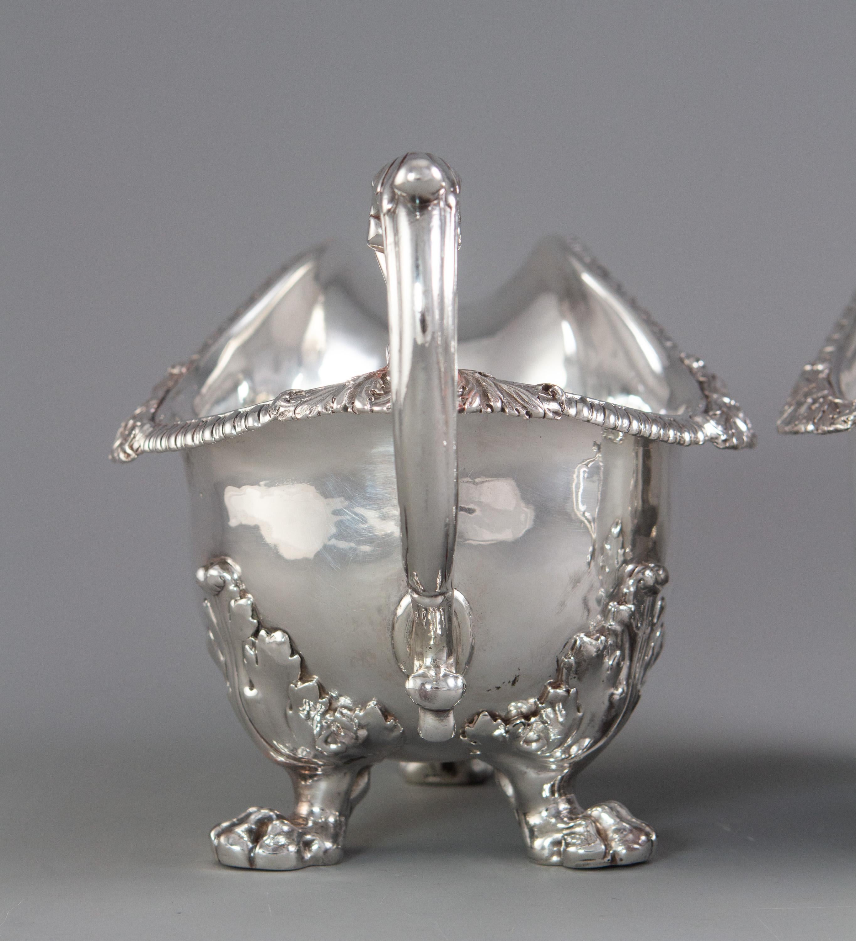 Pair of George IV Silver Sauce Boats, London 1820 by Paul Storr In Good Condition In Cornwall, GB