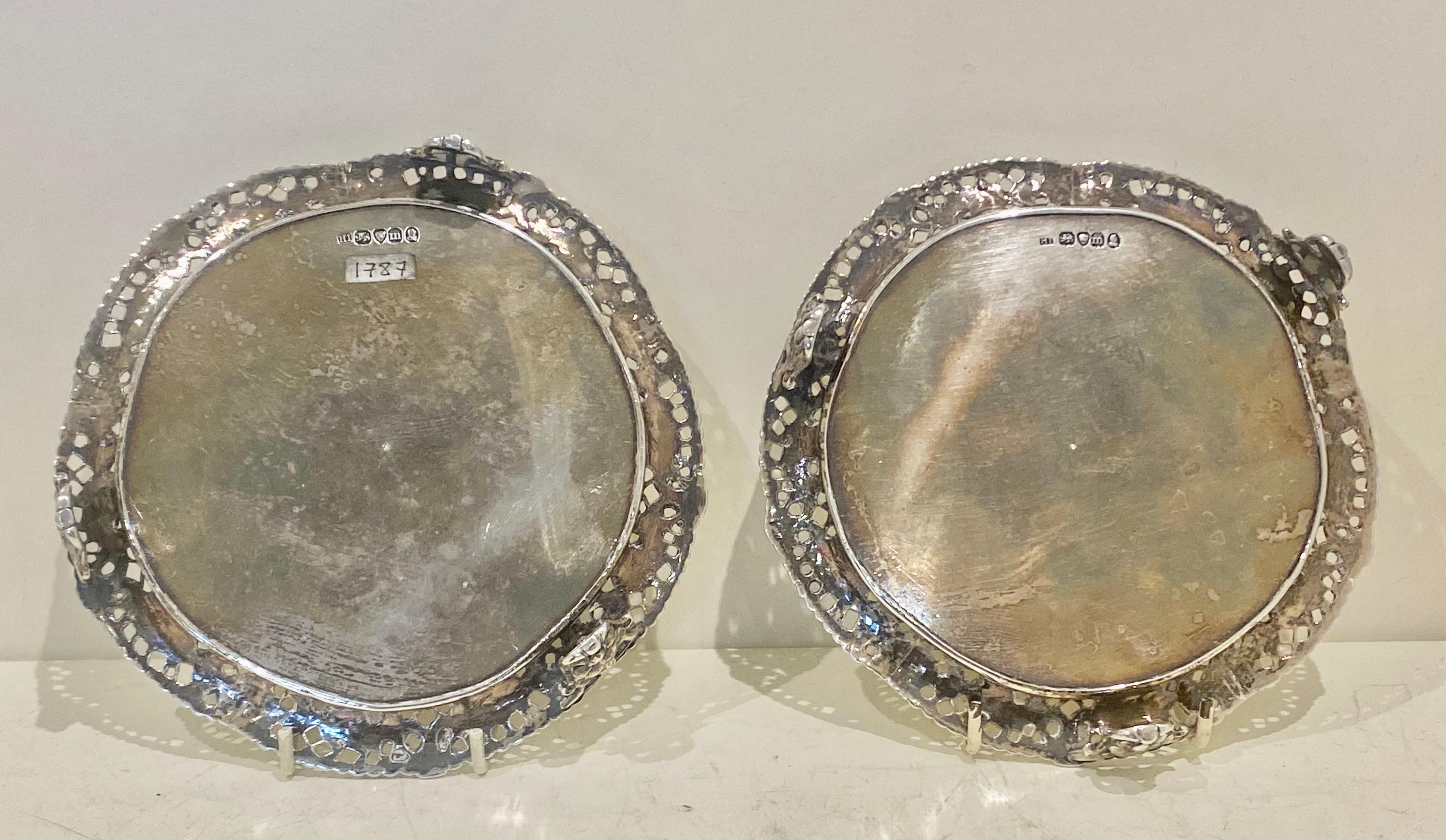 Pair of George IV Sterling Silver Salvers London, 1827 For Sale 12