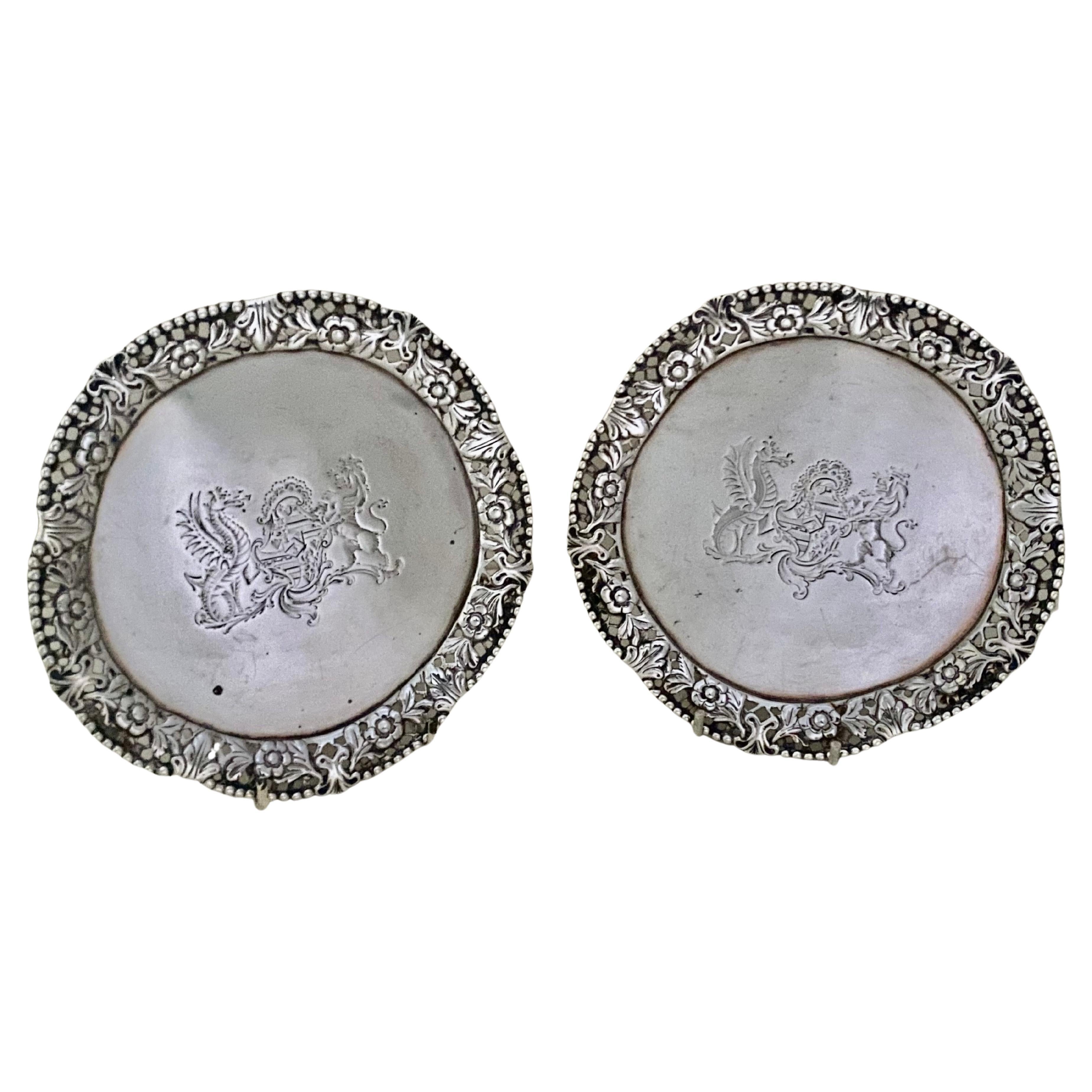 Pair of George IV Sterling Silver Salvers London, 1827 For Sale 2