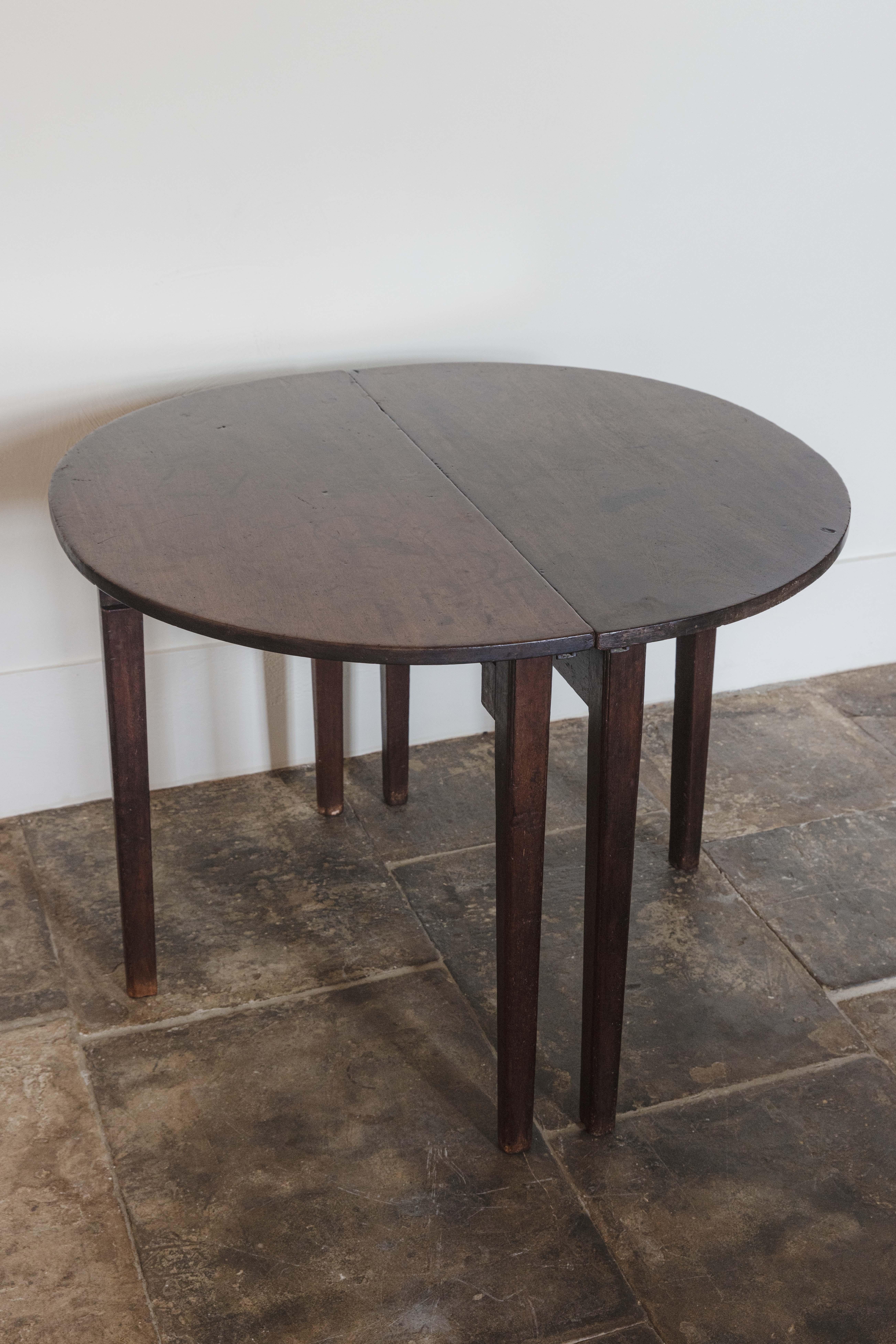 Pareja de mesas auxiliares georgianas Demi-Lune Georgiano en venta