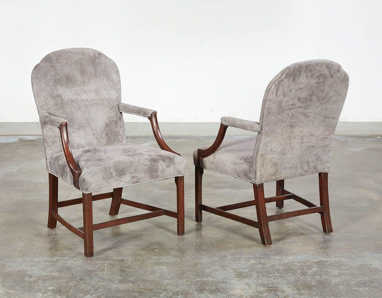 Paire de chaises de bibliothèque géorgiennes en vente 4