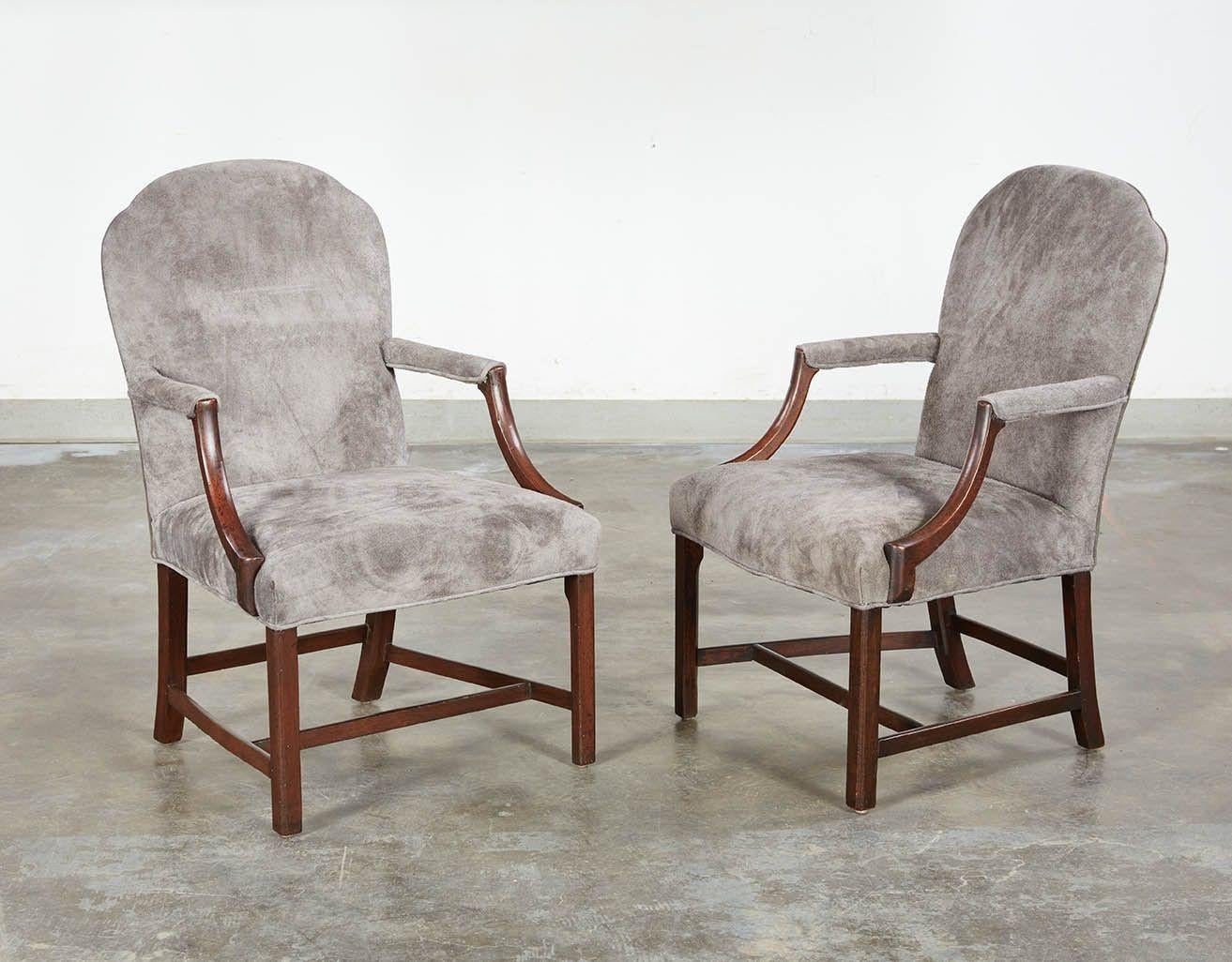 Paire de chaises de bibliothèque géorgiennes en vente 5