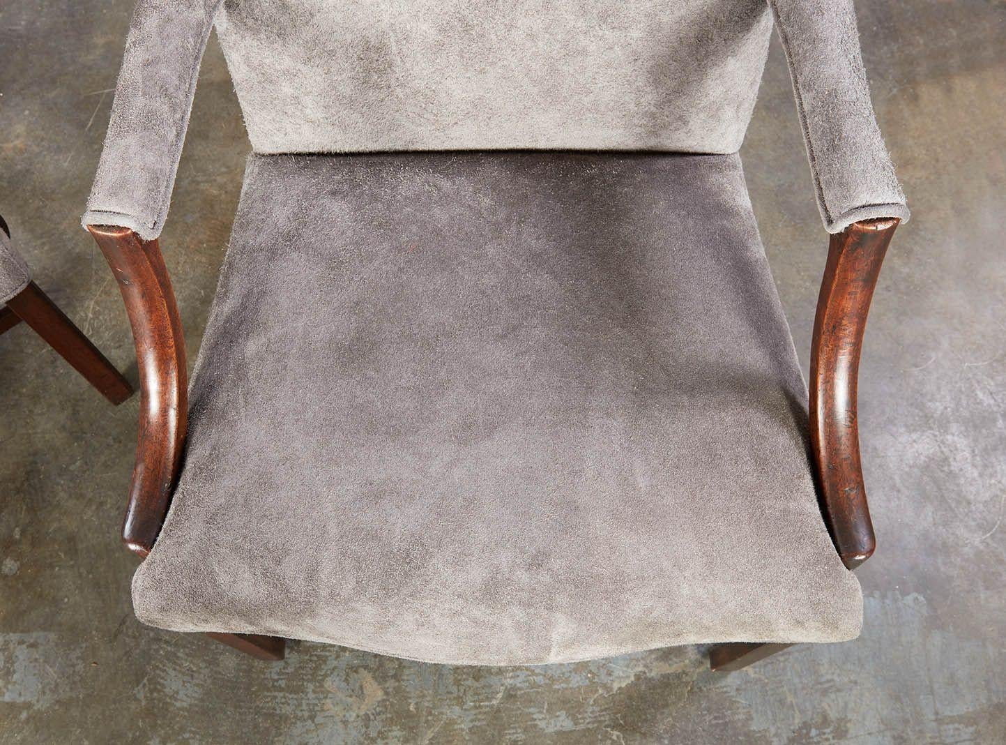 Anglais Paire de chaises de bibliothèque géorgiennes en vente