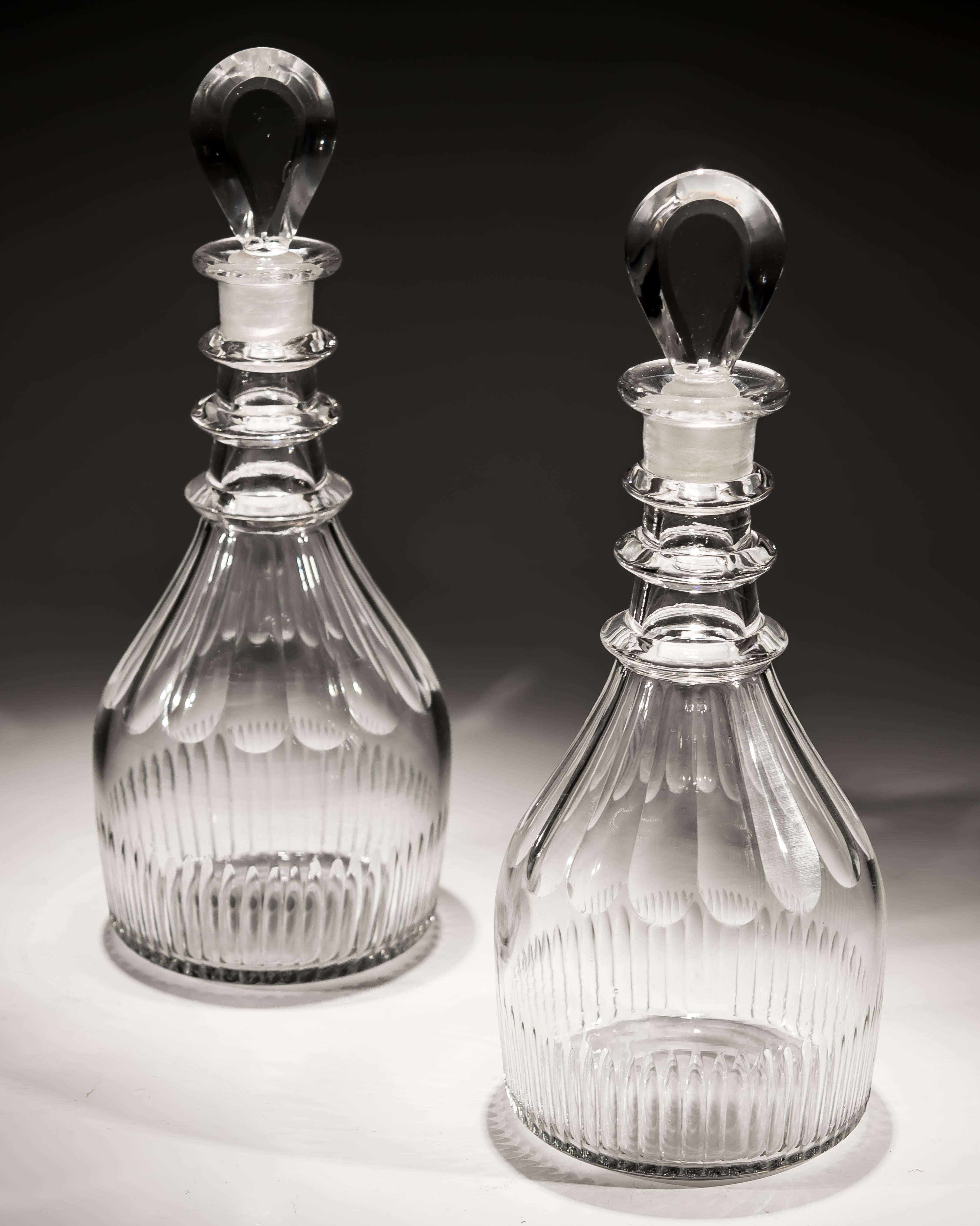 Pair of Georgian Slice and Flute Spirit Decanters In Good Condition For Sale In Steyning, West sussex
