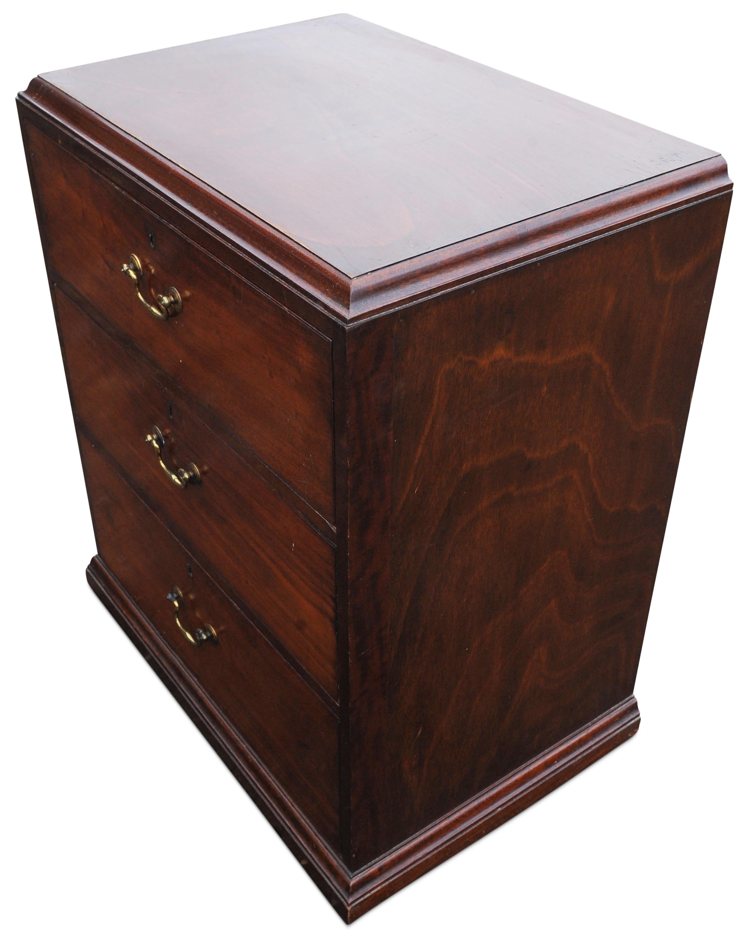 Woodwork Pair of Georgian Three Drawer Bedside Chests with Brass Handles