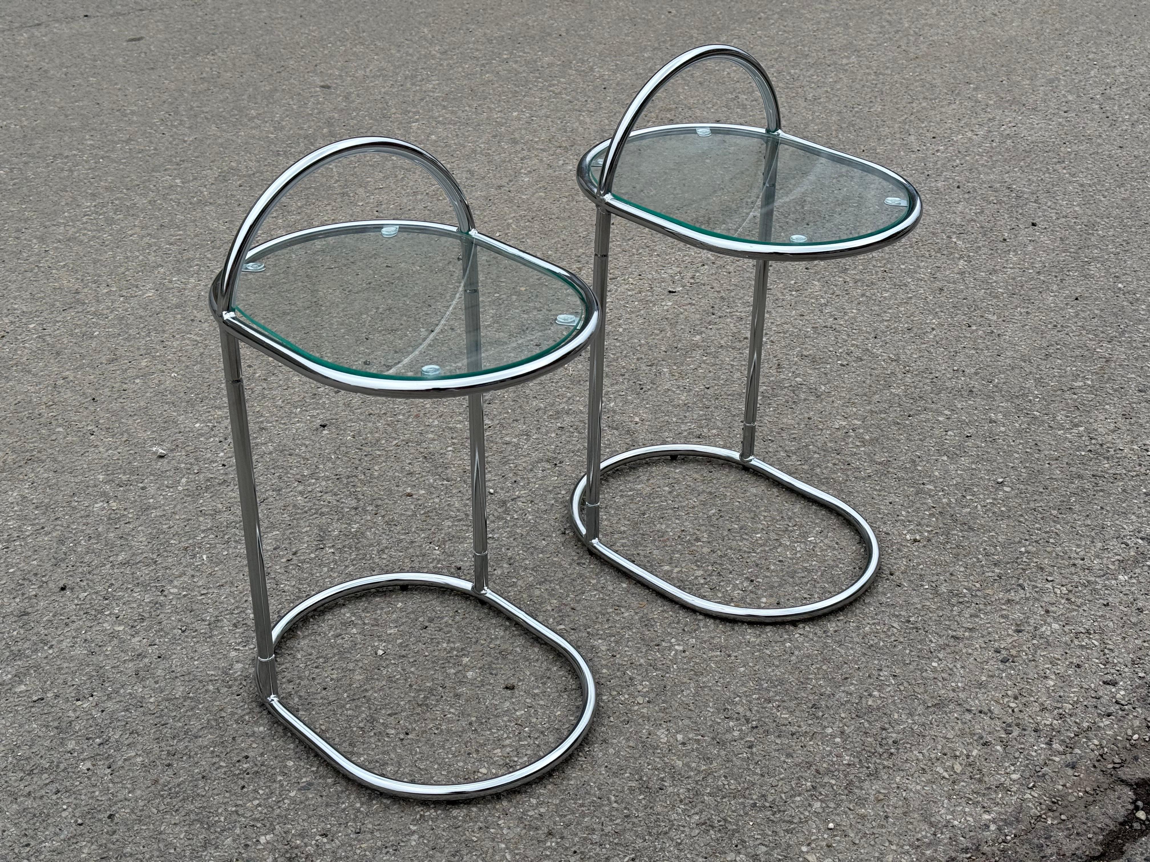 Late 20th Century a pair of German 1980´s chrome and glass night stands For Sale