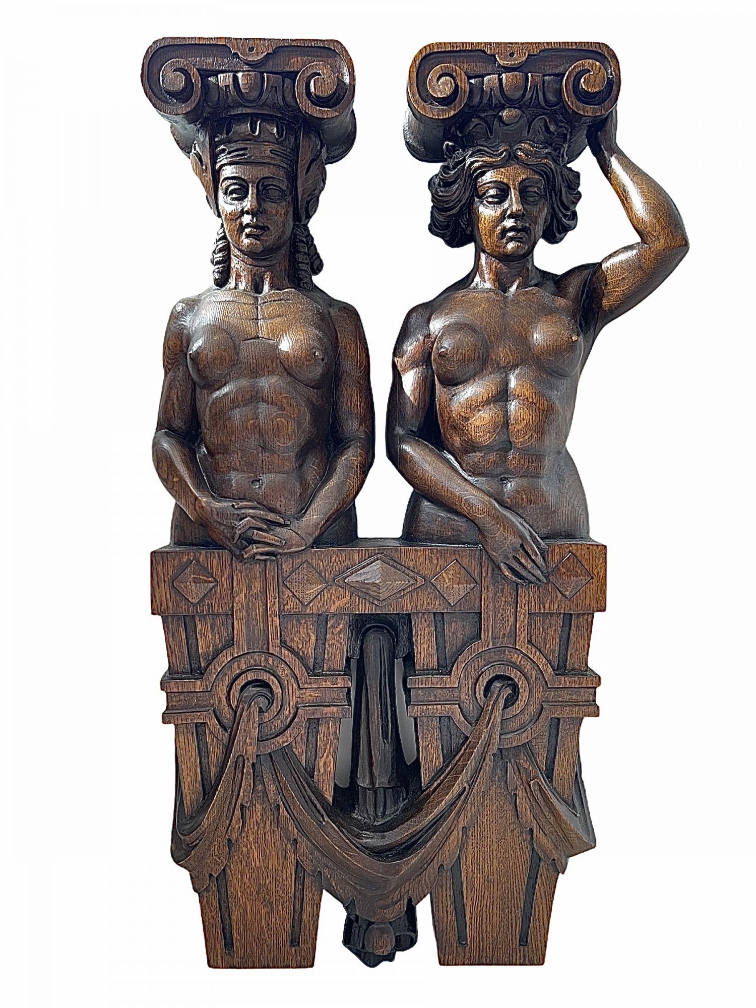 Frühes 19. Jahrhundert Paar deutsche Karyatidenfiguren aus Eiche mit Darstellung des Historismus (Romantik)