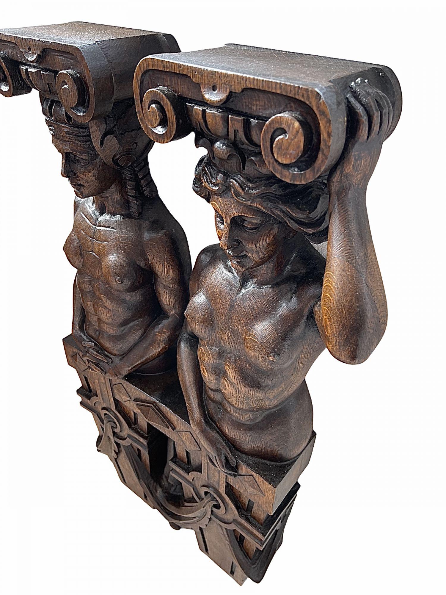 Early 19th Century Pair of German Oak Caryatidal Figures Depicting Historicism For Sale 3