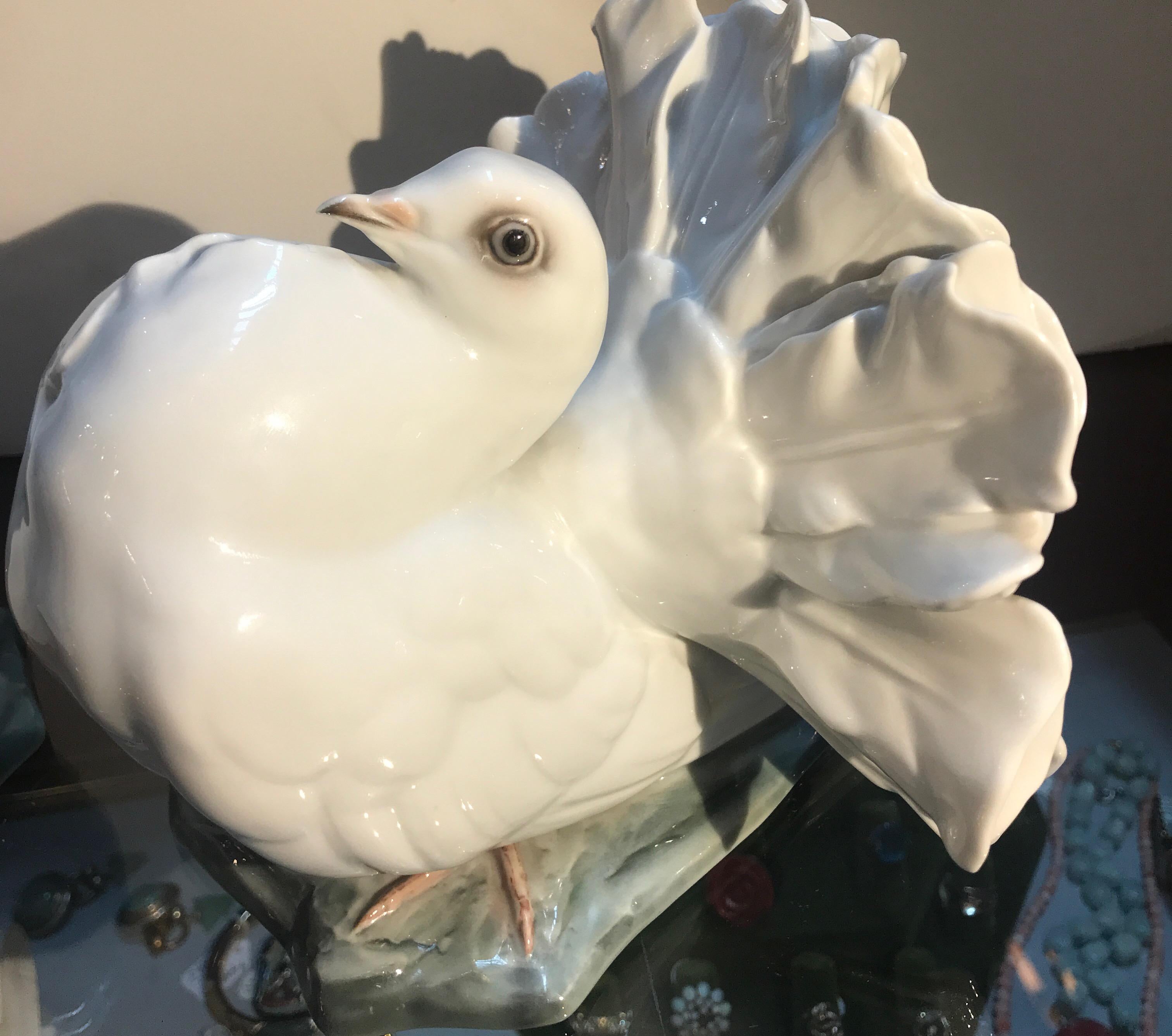 Art Deco Pair of German Porcelain White Doves, 1930s