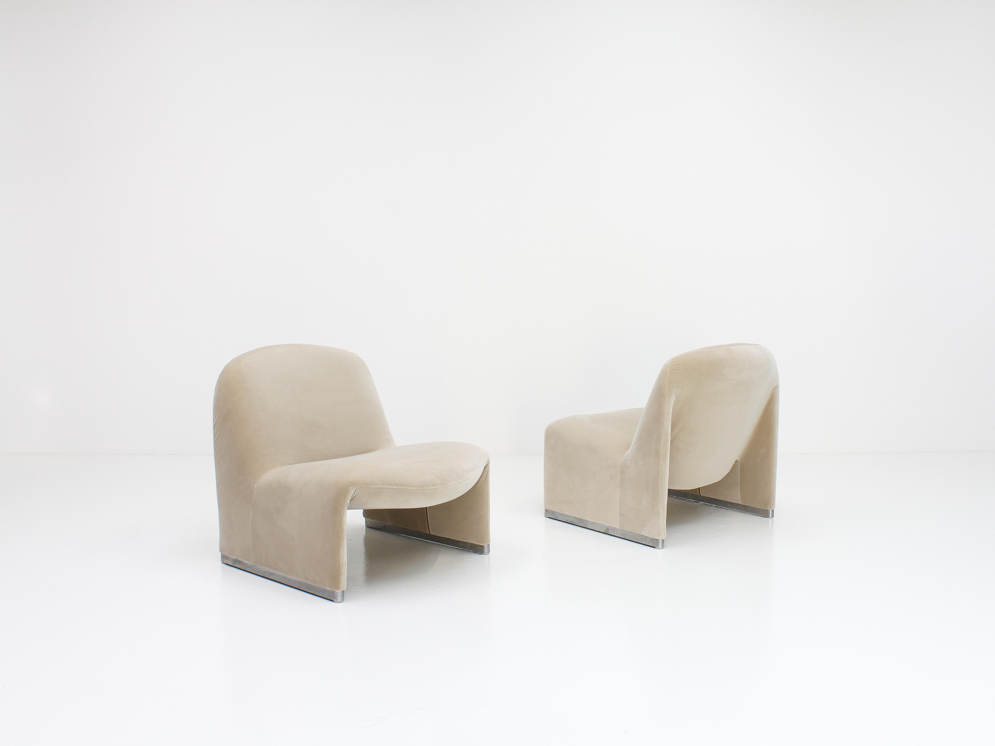 Pair of Giancarlo Piretti “Alky” Chairs in New Velvet, Castelli, 1970s 6