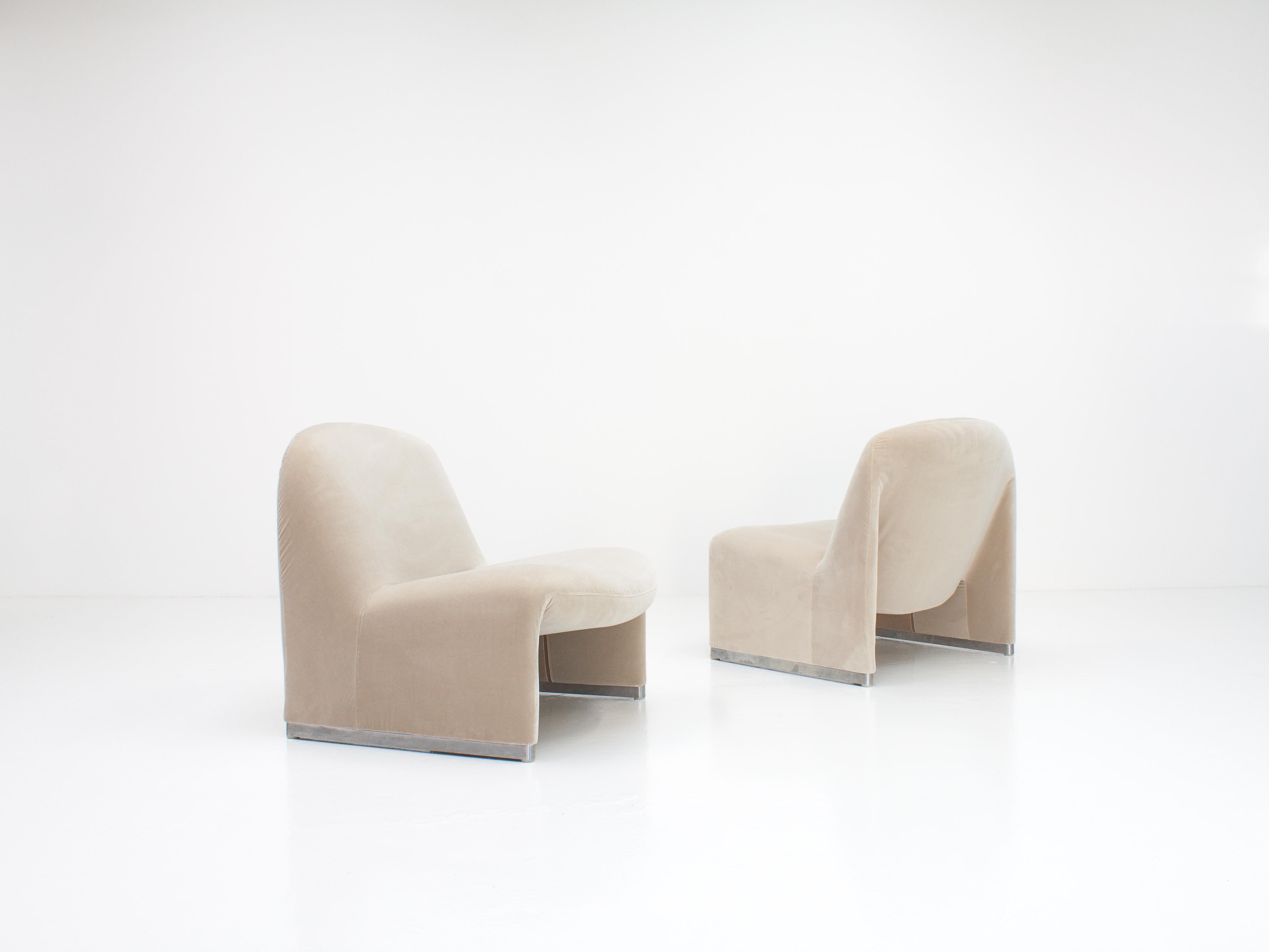 A pair of Giancarlo Piretti “Alky” chairs newly upholstered in Designers Guild linen coloured velvet. Manufactured by Castelli in the 1970s.

Restored with new foam and fabric, the organic shape offers a minimal appearance but also comfort.

  