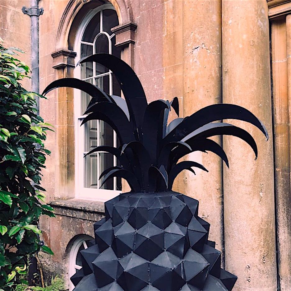 A Pair Of Giant Steel Pineapples Sculptures In Good Condition For Sale In London, GB
