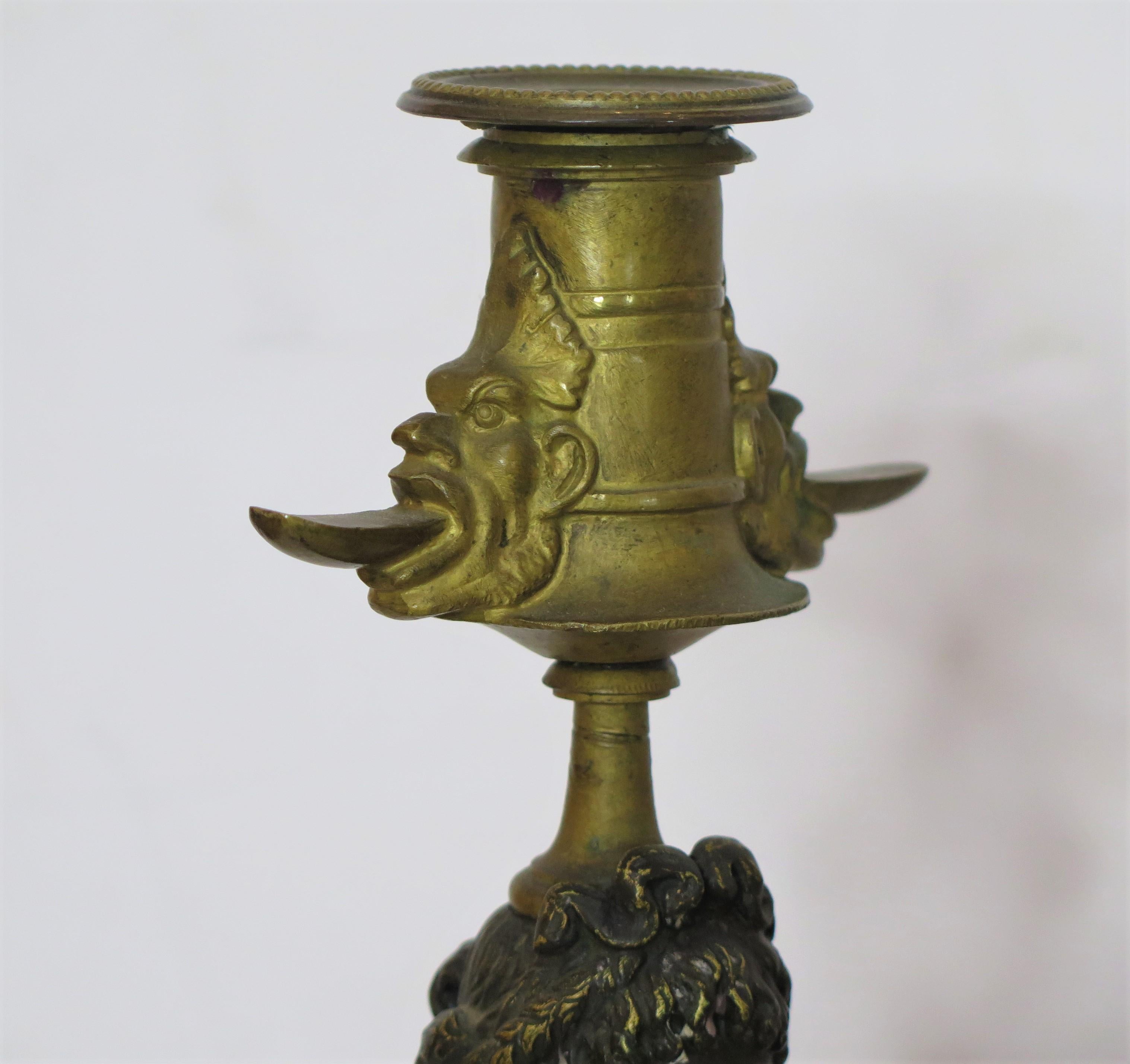 Paire de candélabres en bronze doré et patiné 4
