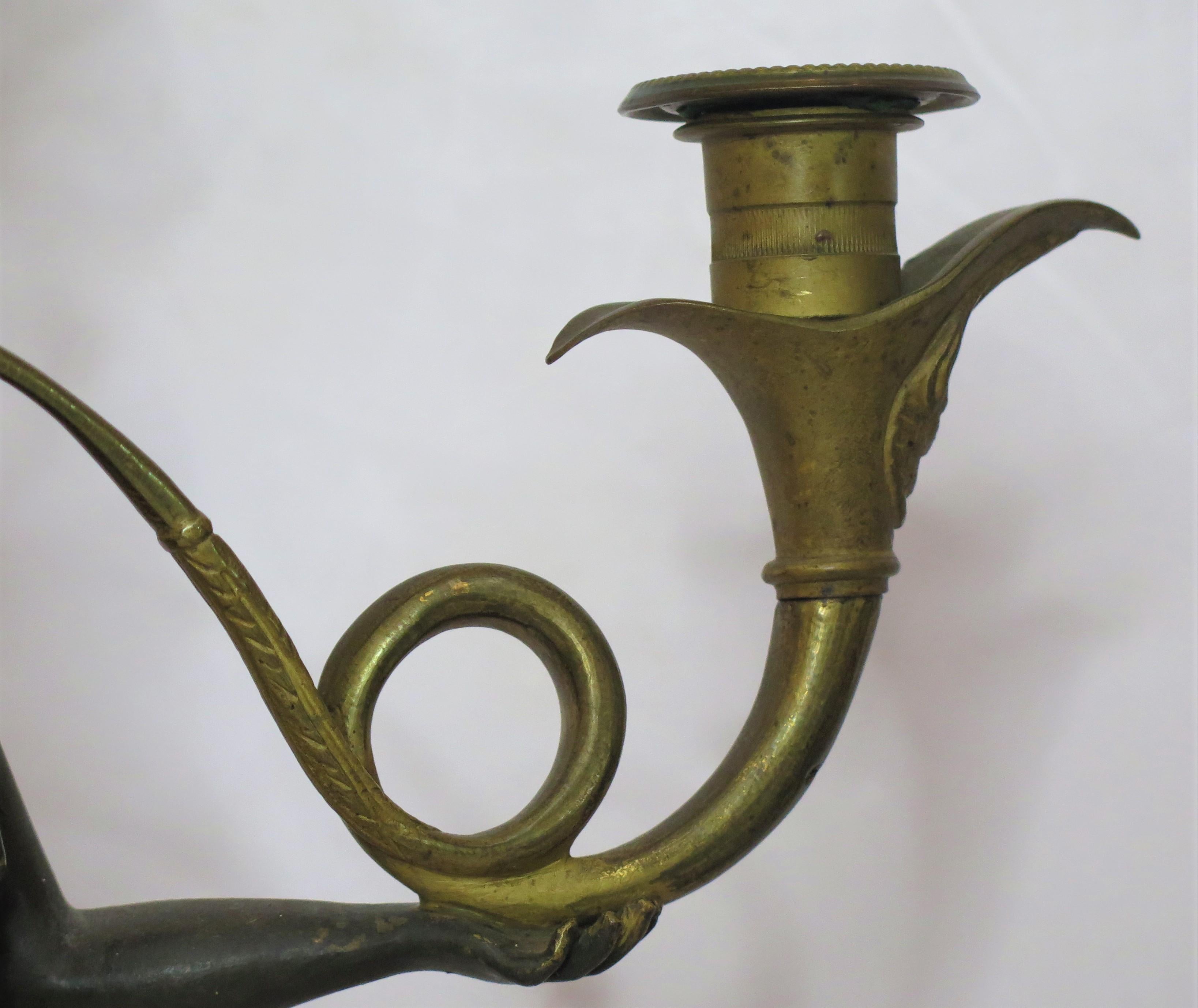 Paire de candélabres en bronze doré et patiné 5