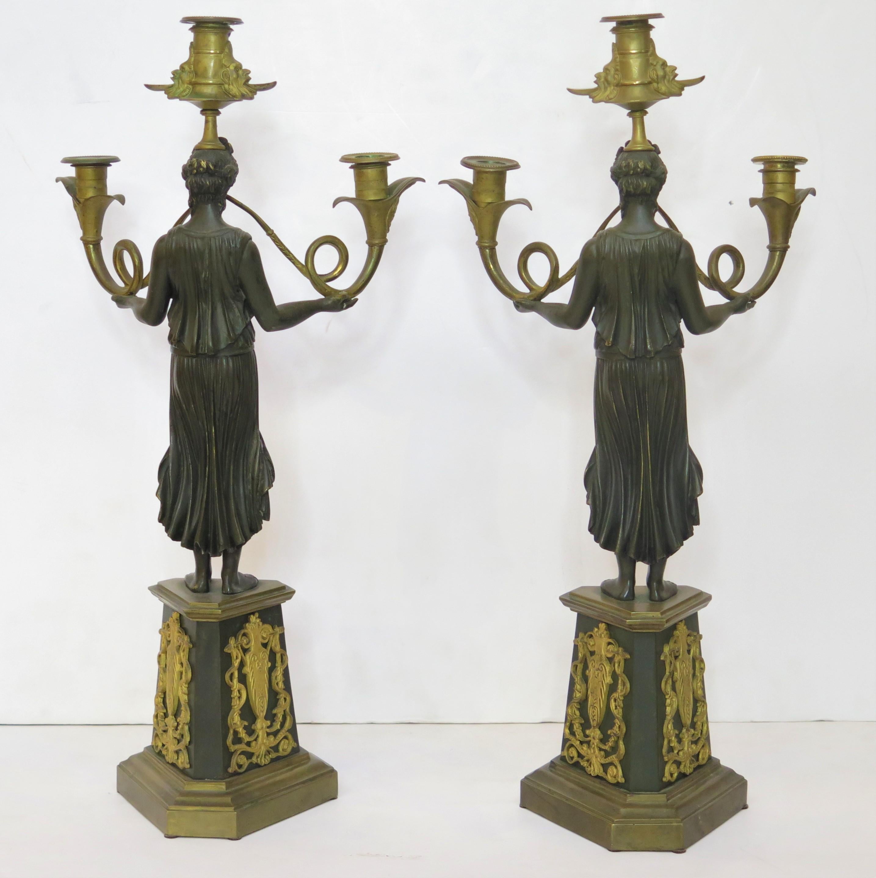 Paire de candélabres en bronze doré et patiné État moyen à Dallas, TX