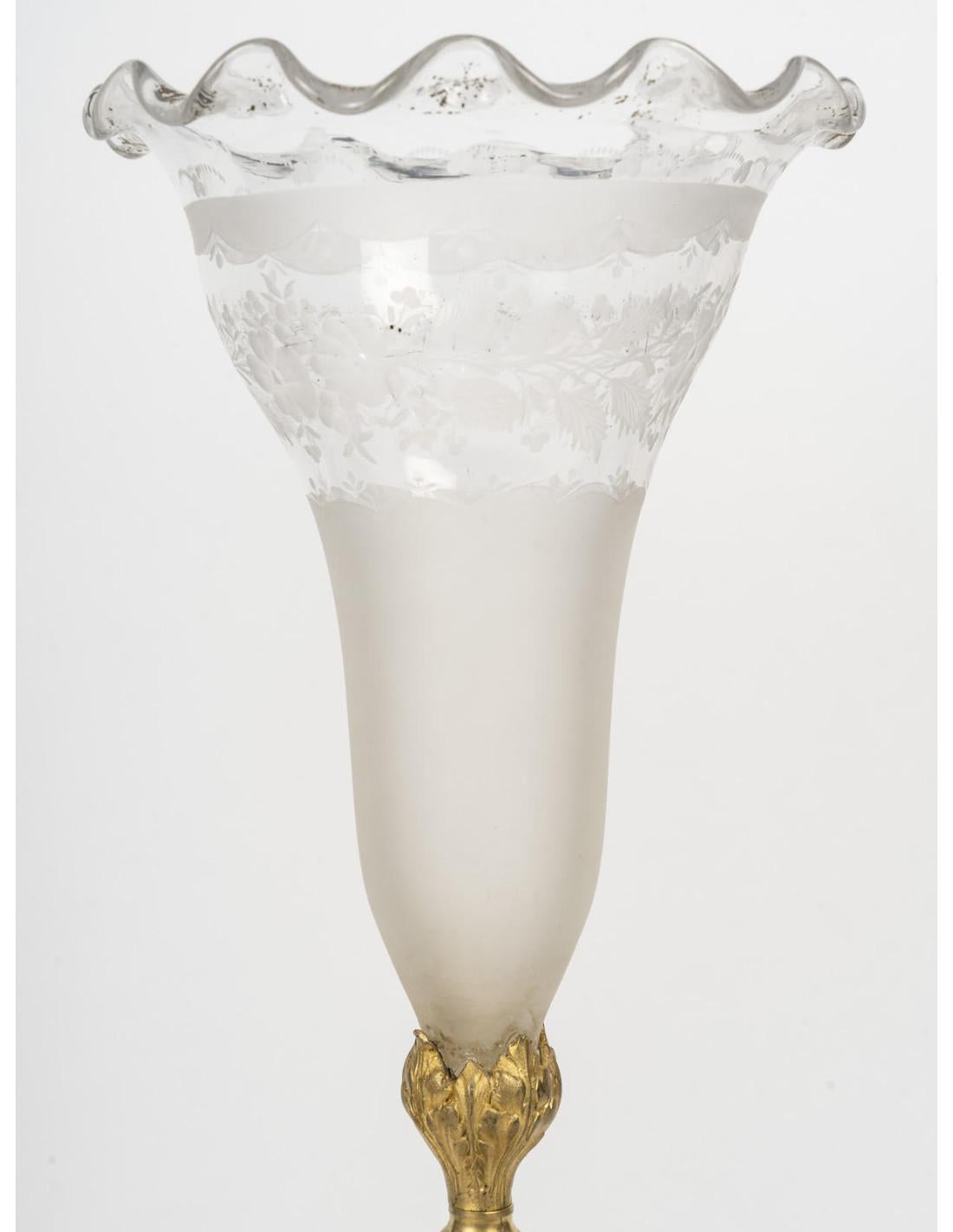 Dorato Coppia di vasi Cornet in bronzo dorato e cristallo, XIX secolo. in vendita