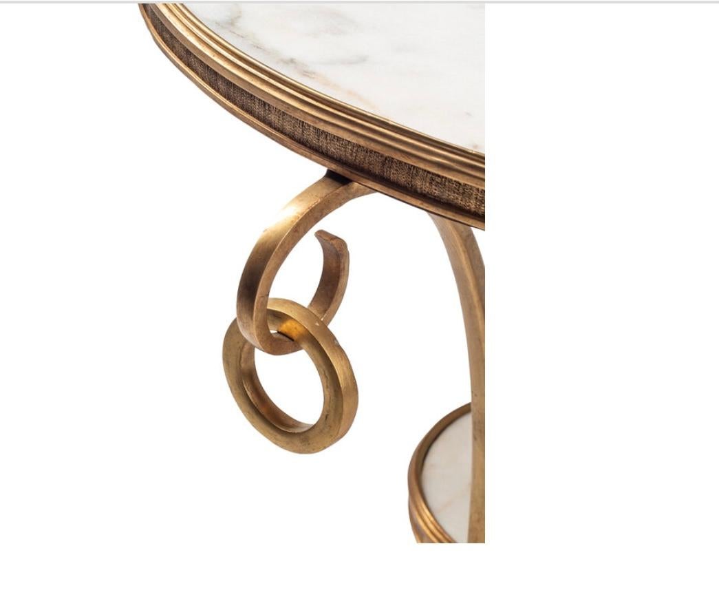 Paire de tables Guèridon en bronze doré et marbre blanc en vente 7