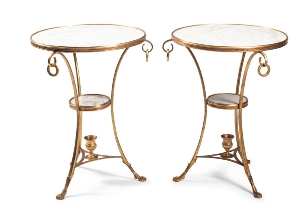 Paire de tables Guèridon en bronze doré et marbre blanc en vente 8