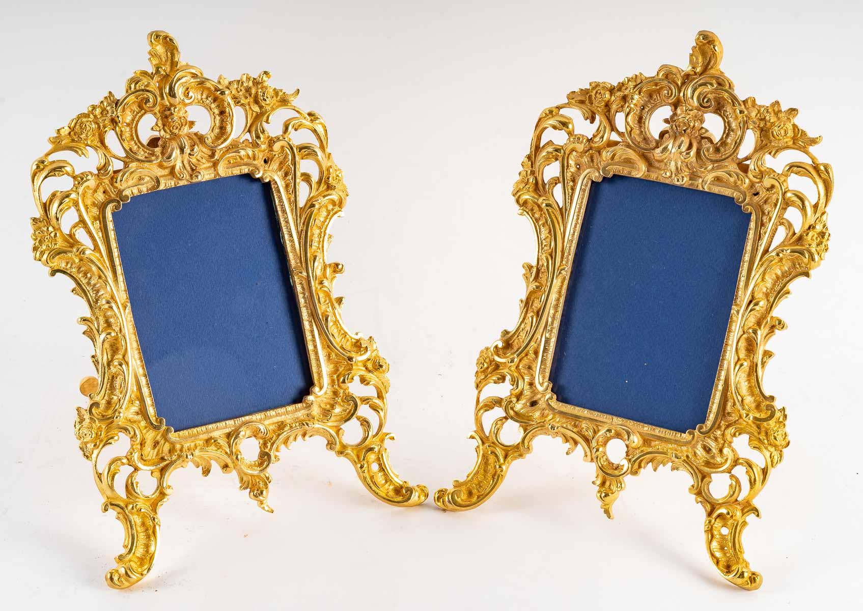 A pair of gilt bronze picture frames, 19th century In Good Condition In Saint-Ouen, FR