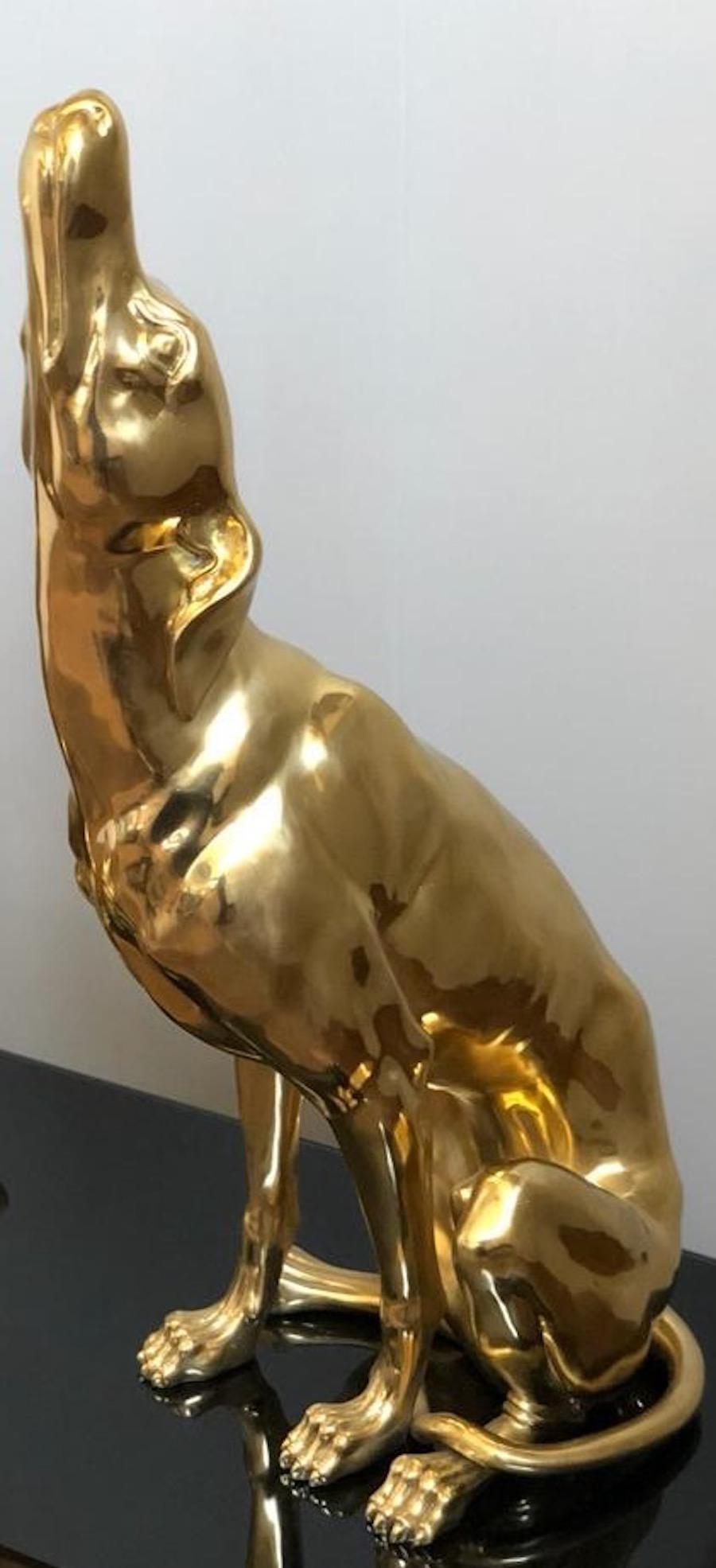 Européen Paire de sculptures de chiens en bronze doré en vente