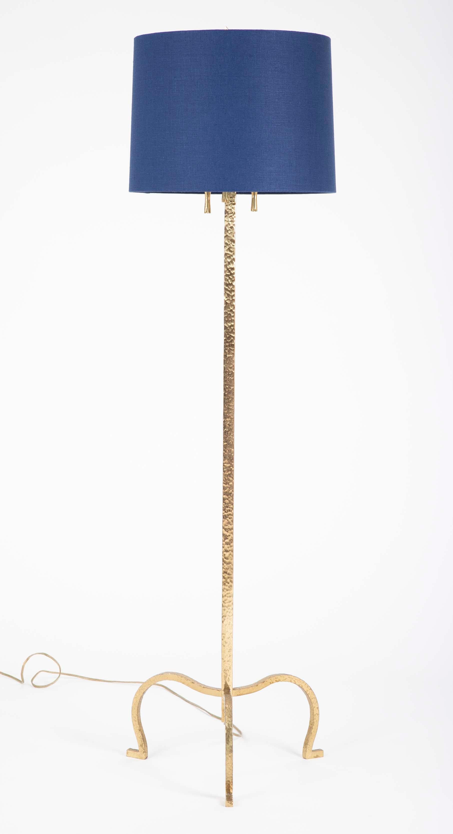 Modern Pair of Gilt Peened Brass Floor Lamps in the Manner of Tommi Parzinger