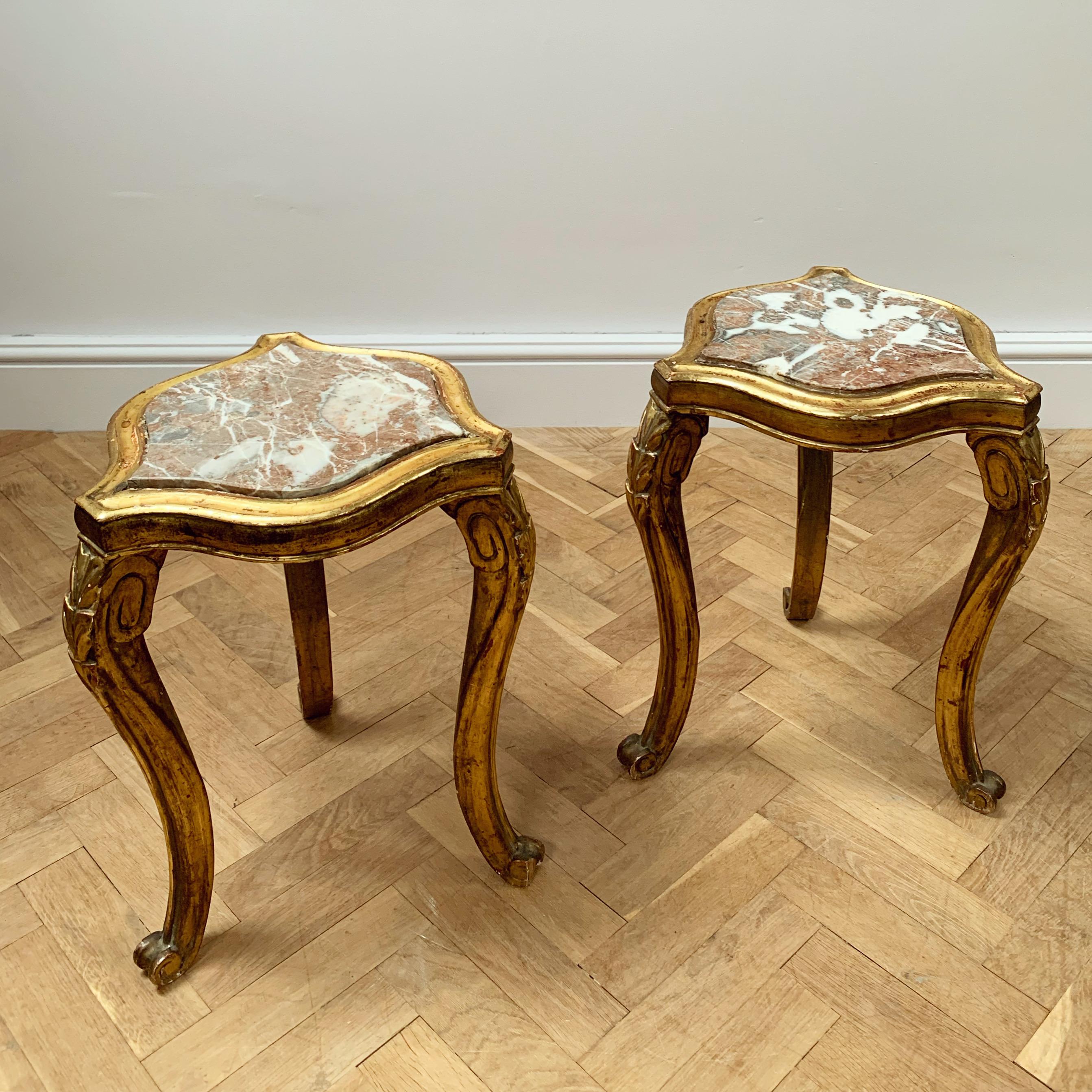 Pair of Giltwood and Marble Vase Stands For Sale 1