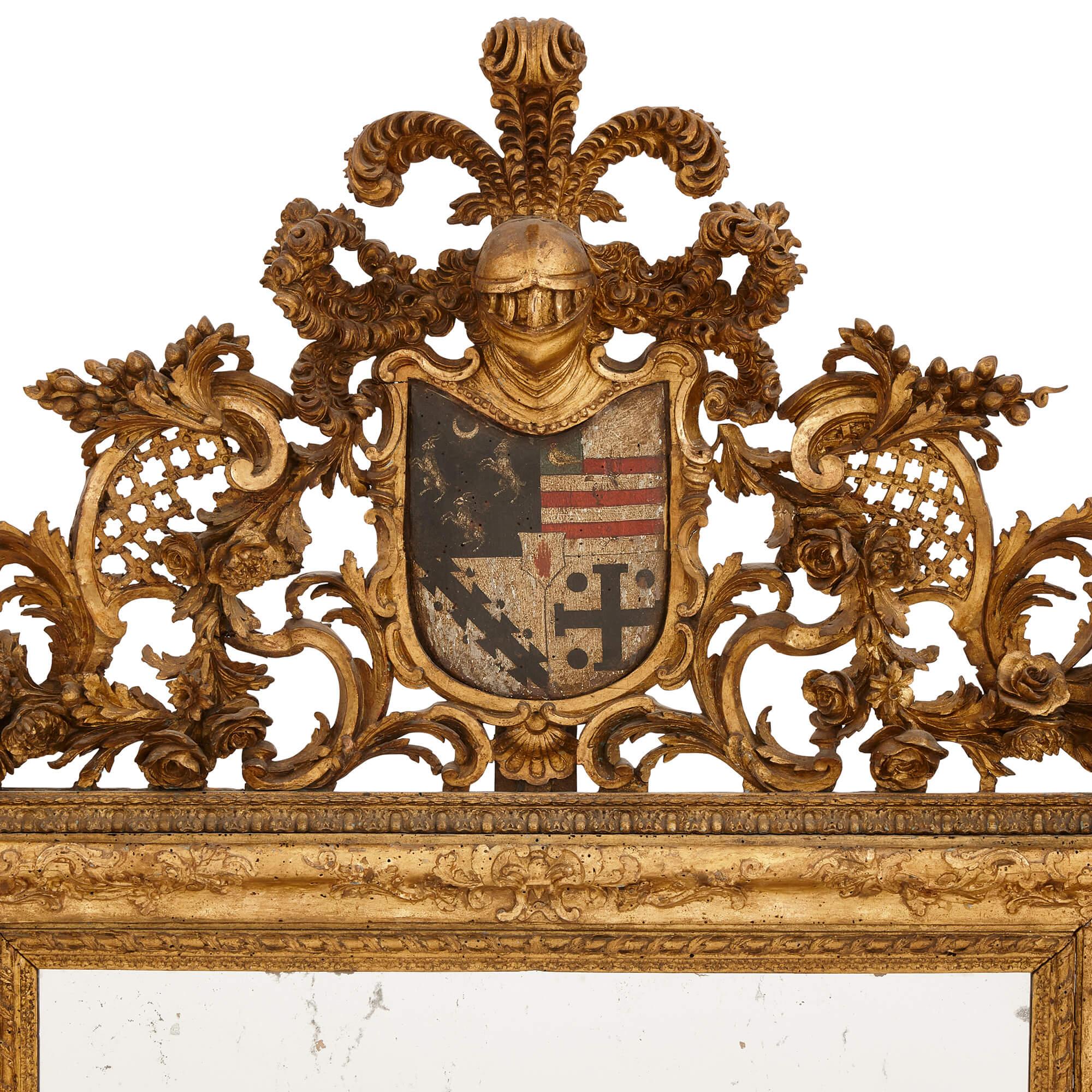 Paire de miroirs italiens anciens en bois doré et décorés en polychrome en vente 4